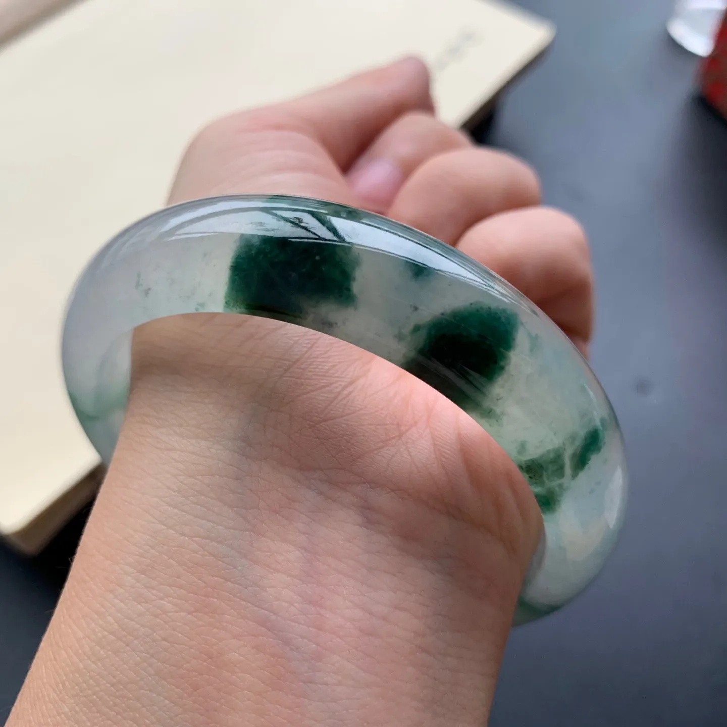 58.5圈口冰种飘花正圈手镯 尺寸：58.5-15-8.3，无纹裂，水润透亮，胶感十足