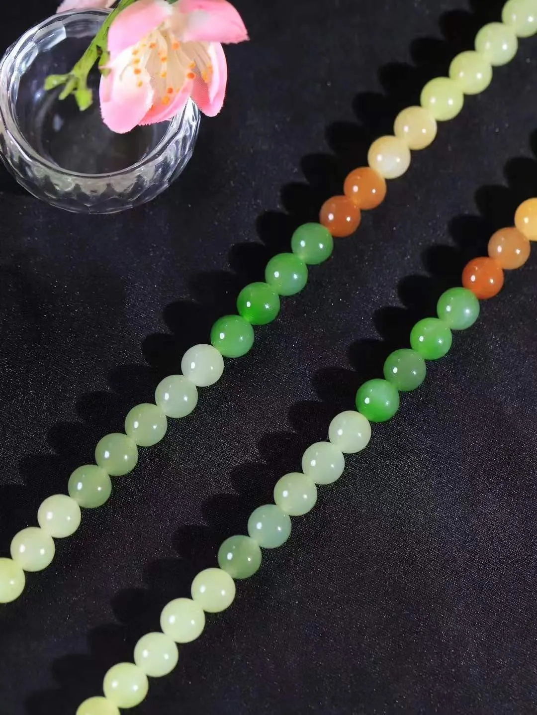 【链.108】

精品️和田玉多宝圆珠挂链 玉质温润细腻 油性十足 佩戴舒适。珠珠落玉盘，间关莺语花底滑，一生美好时光，无论身在何处，都有它相伴相守。事事顺遂，幸福美满，吉祥如意。重90克 尺寸取一8mm FDL-441102433