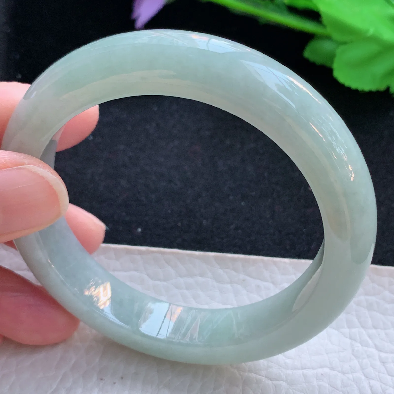 js自然光57*12.5*9.2平安镯 天然缅甸翡翠a货浅绿宽边玉镯子 玉手环