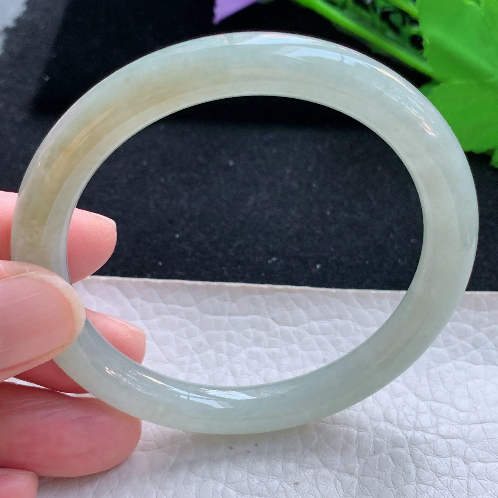 ll自然光55*8.3叮当镯 天然缅甸翡翠a货冰黄圆条玉镯子 玉手环 美人镯