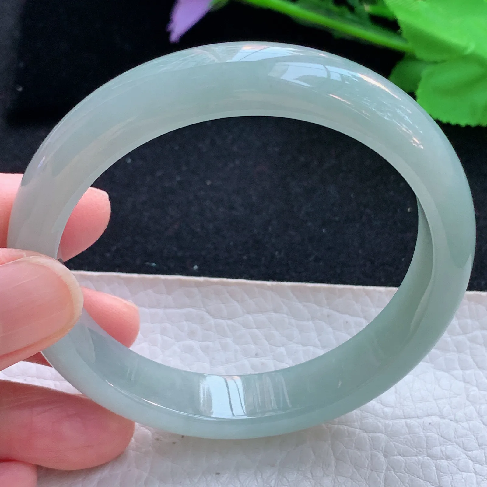 js自然光57.5*12.5*7.5平安镯 天然缅甸翡翠a货浅绿冰润宽边玉手环