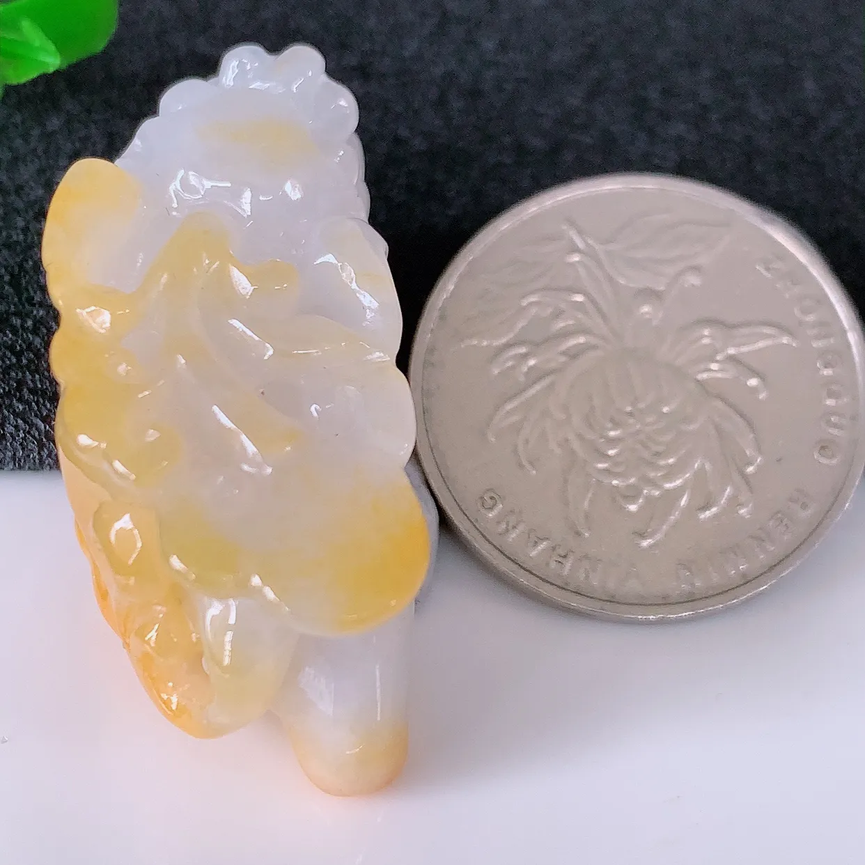 自然光实拍，冰润黄翡双彩招财貔貅吊坠，民间有“一摸貔貅运程旺盛，再摸貔貅财运滚滚， 三摸貔貅平步青云 ”的美好祝愿。#41.20