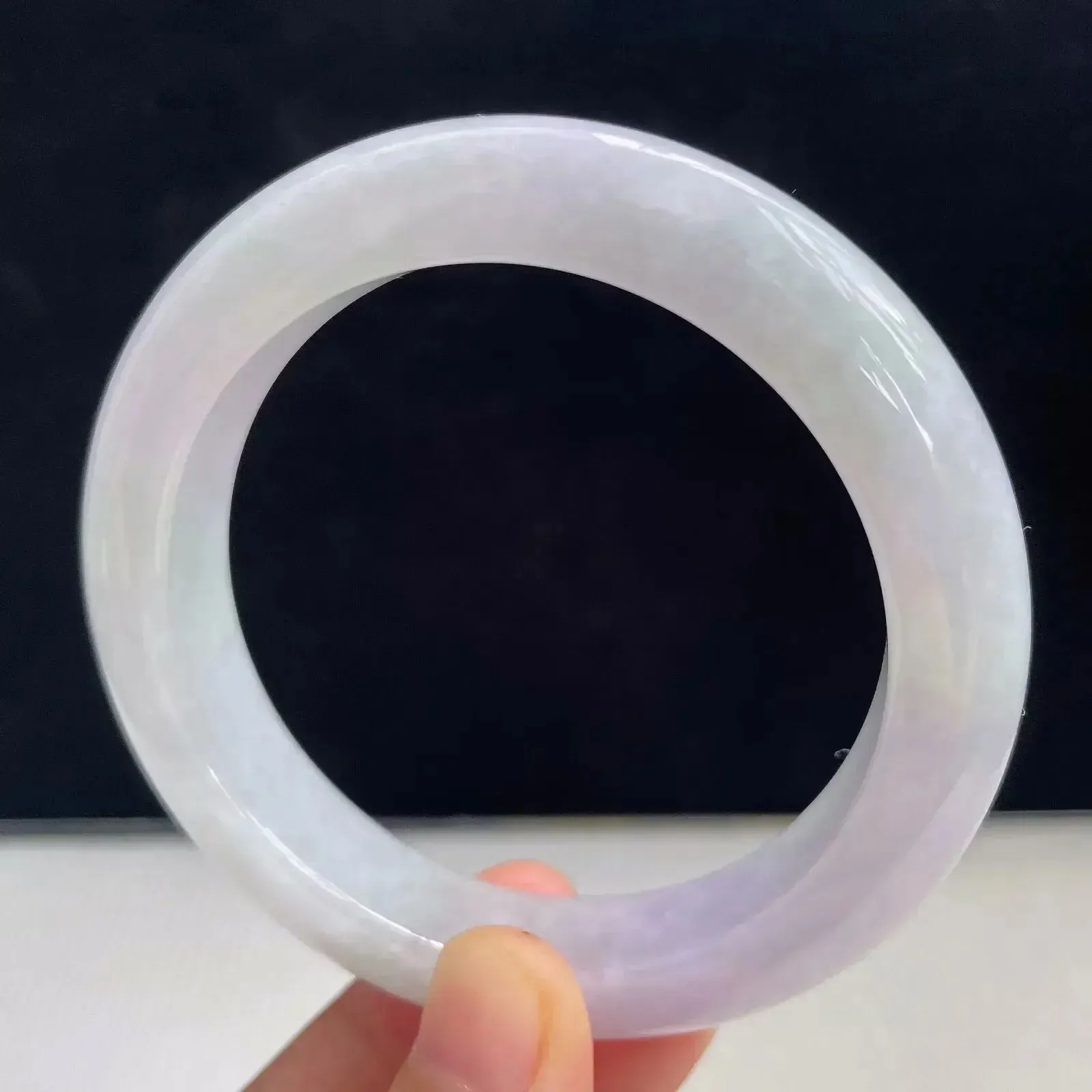 自然光拍摄天然翡翠A货淡紫罗兰好种水55.5mm正圈手镯63.22克