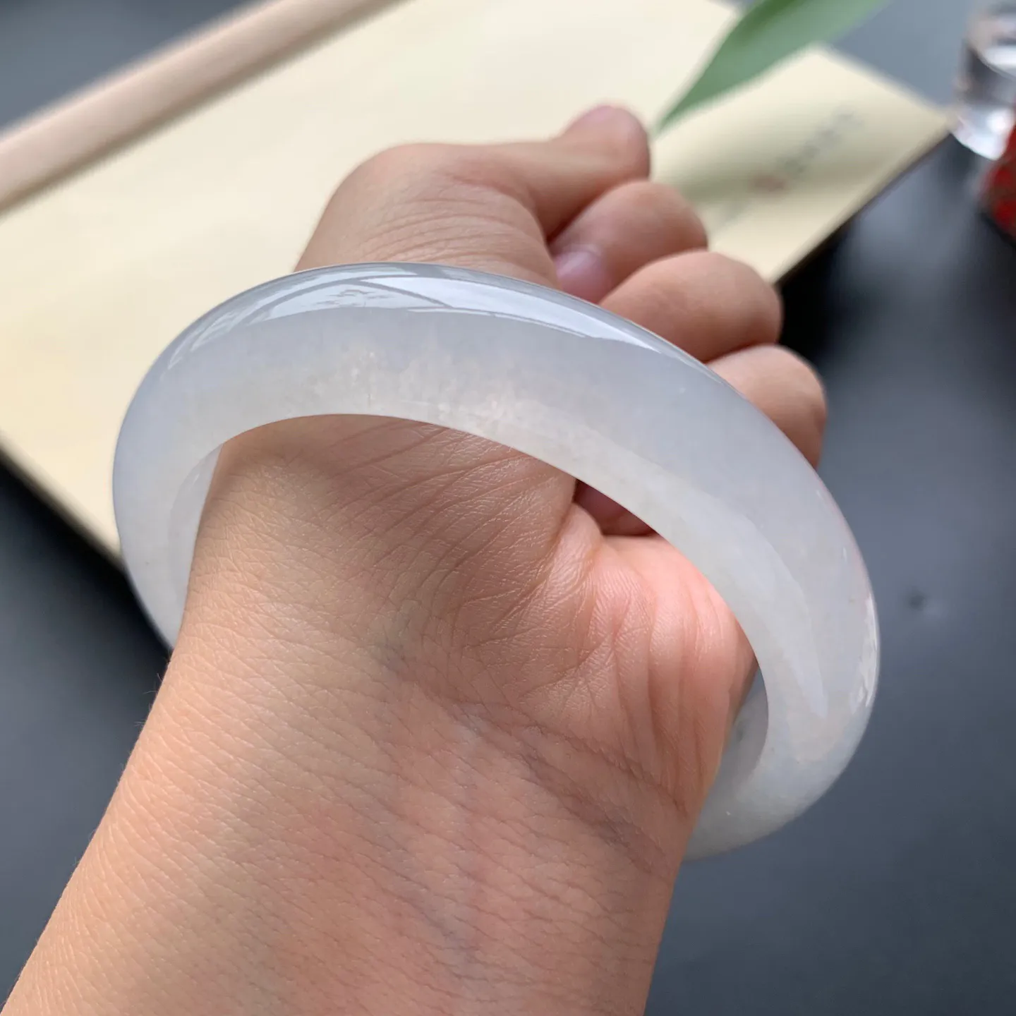 58.2圈口冰种正圈手镯 尺寸：58.2-13.8-8.6，无纹裂，水润起胶，白净光滑