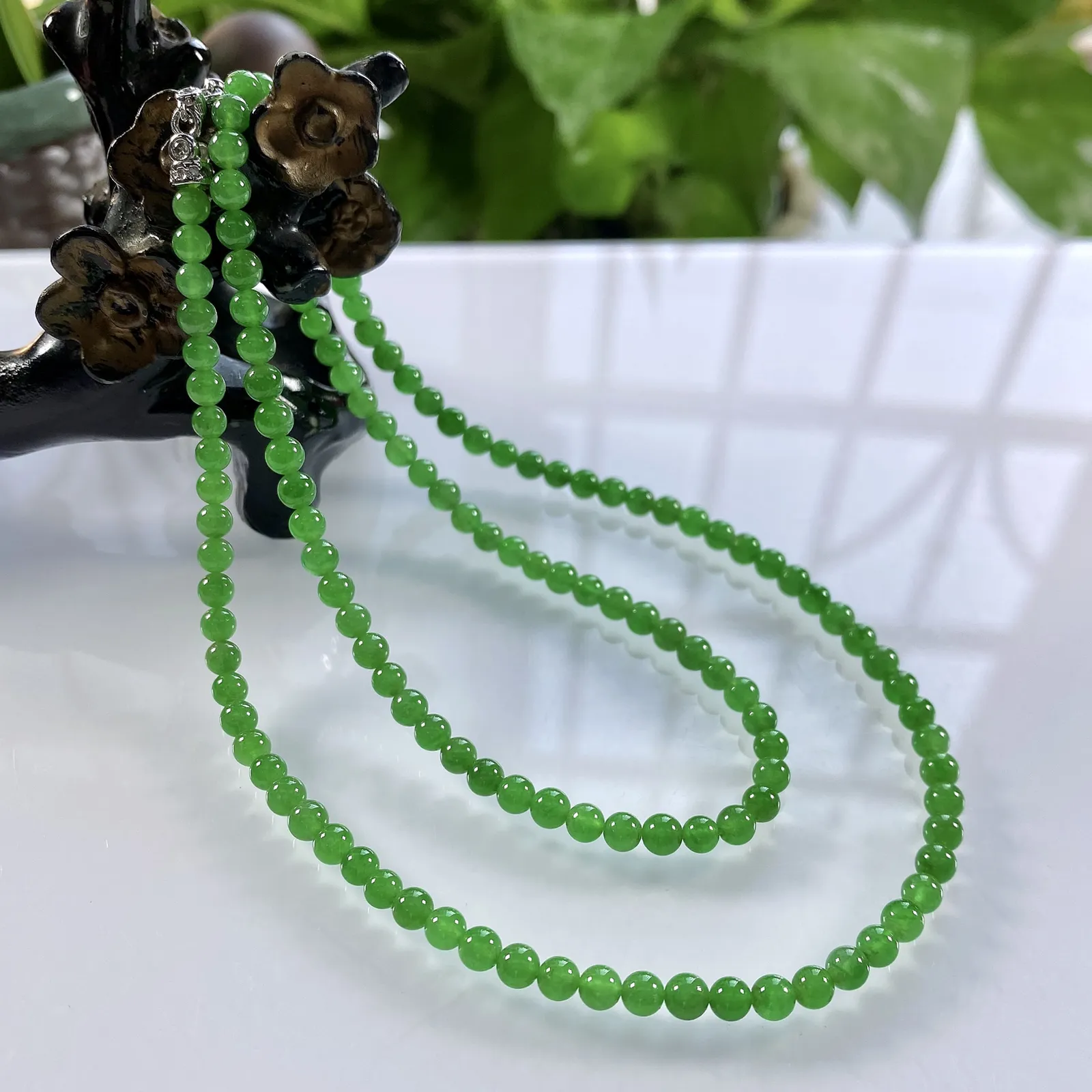 收藏级别，缅甸天然翡翠A货，卡4高冰种起光起胶正阳绿小米珠项链手链，尺寸：4mm/130颗，长度540mm，重量：16.08g