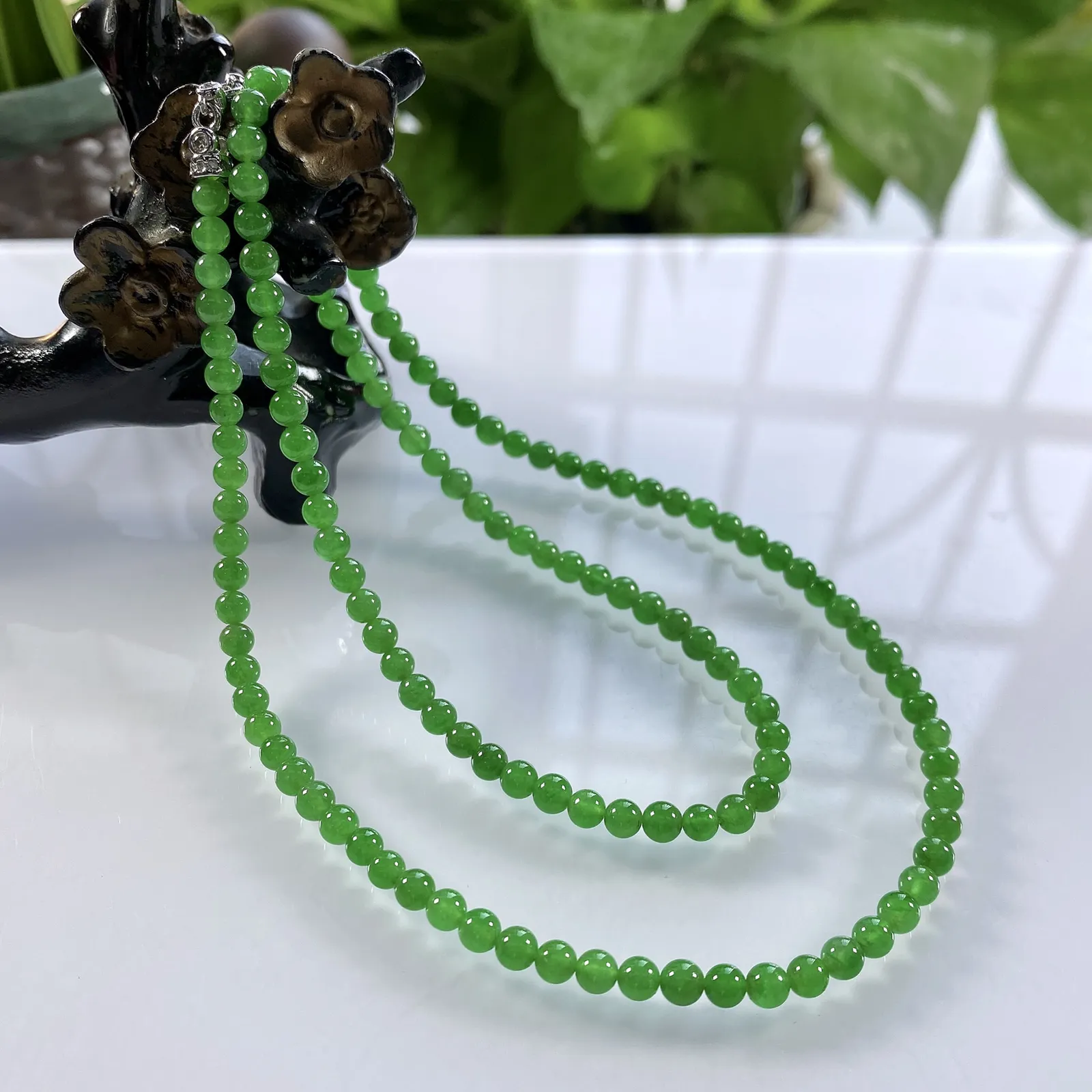 收藏级别，缅甸天然翡翠A货，卡4高冰种起光起胶正阳绿小米珠项链手链，尺寸：4mm/130颗，长度54