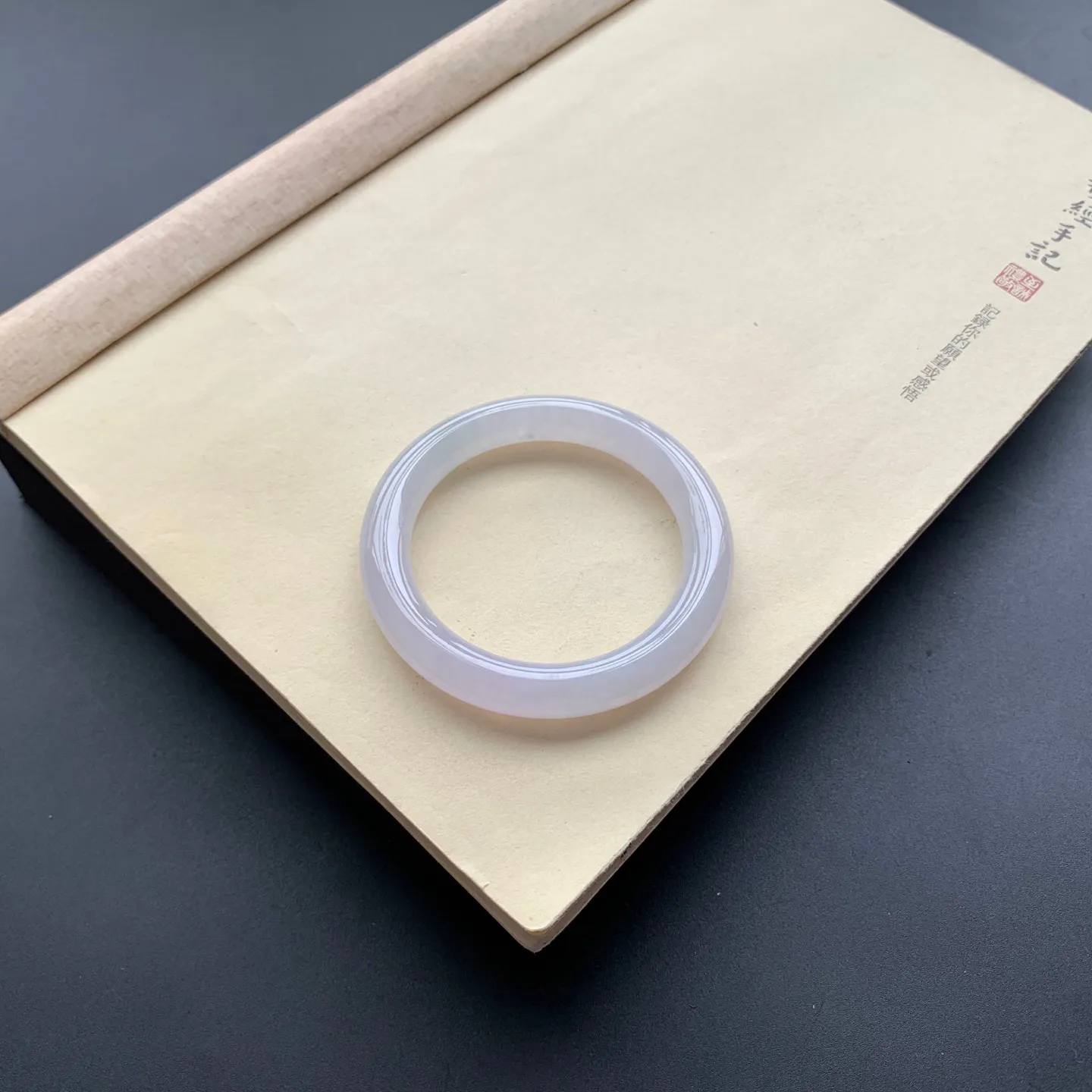 53.6圈口冰种圆条手镯 尺寸：53.6-9.8-9.5，无纹裂，白净透亮，胶感十足