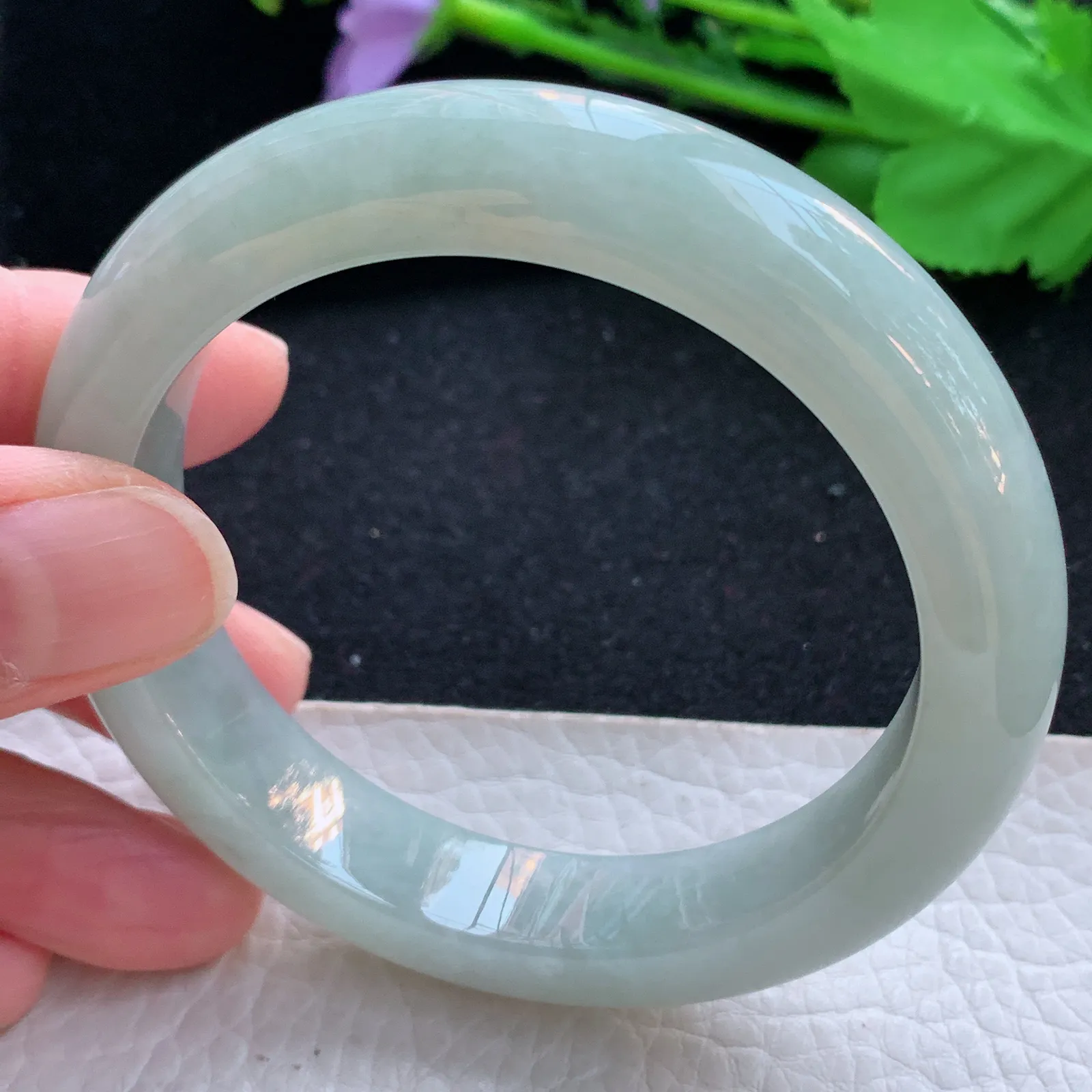 js自然光57*12.5*9.2平安镯 天然缅甸翡翠a货浅绿宽边玉镯子 玉手环