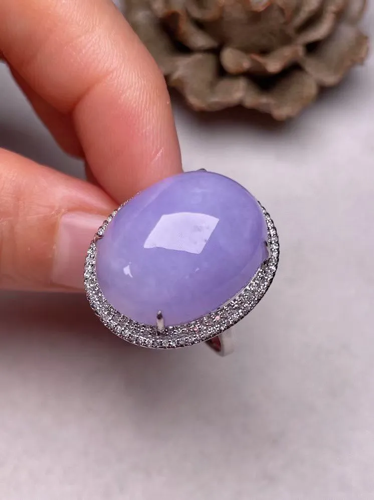 冰种紫罗兰蛋面戒指 、真金真钻镶嵌，种水好，玉质细腻 .裸石尺寸 18.9*15.0