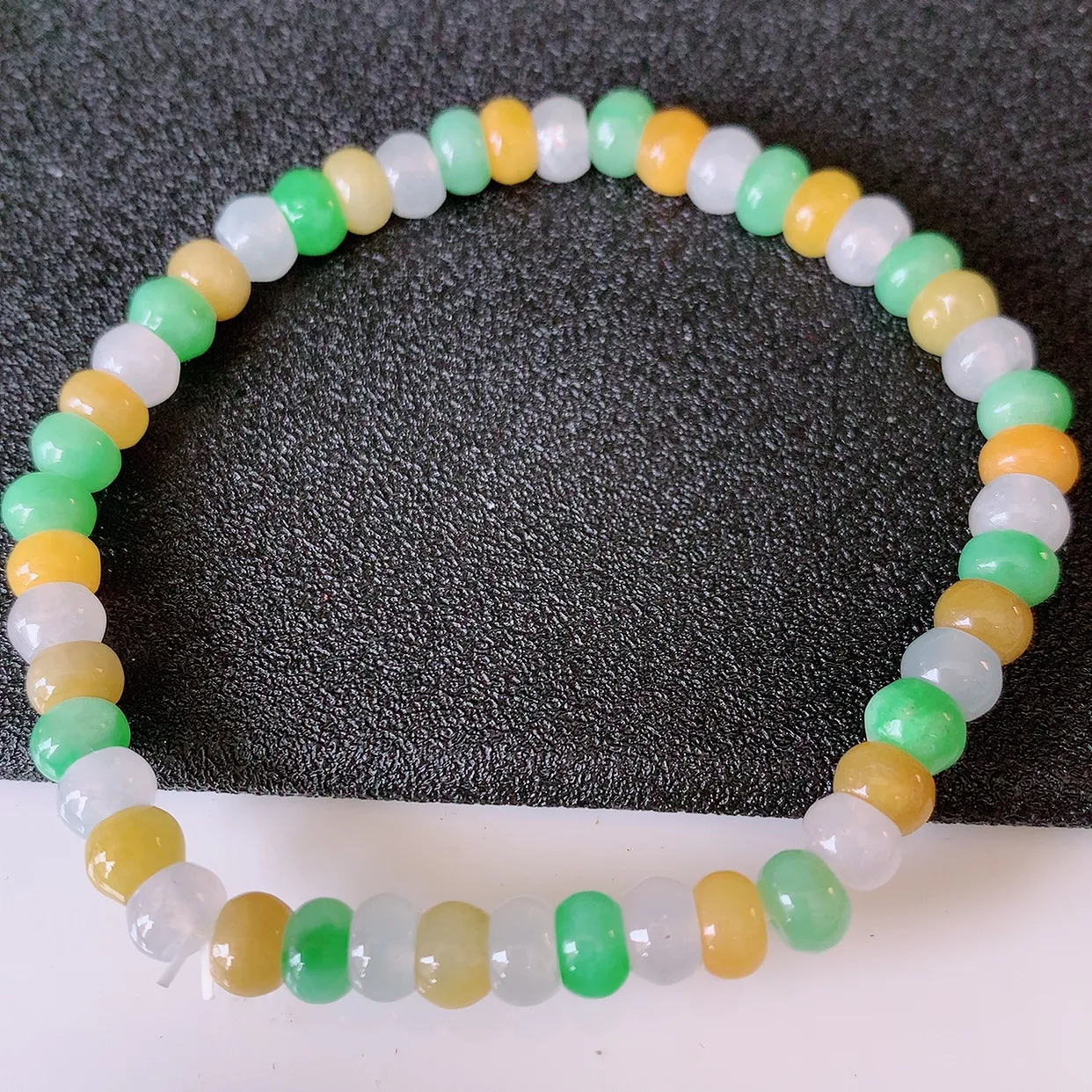 自然光实拍，冰润多宝翡翠手链，多彩翡翠手串，颜色丰富，料子细腻，高档大气，自戴送礼佳品！#46.22