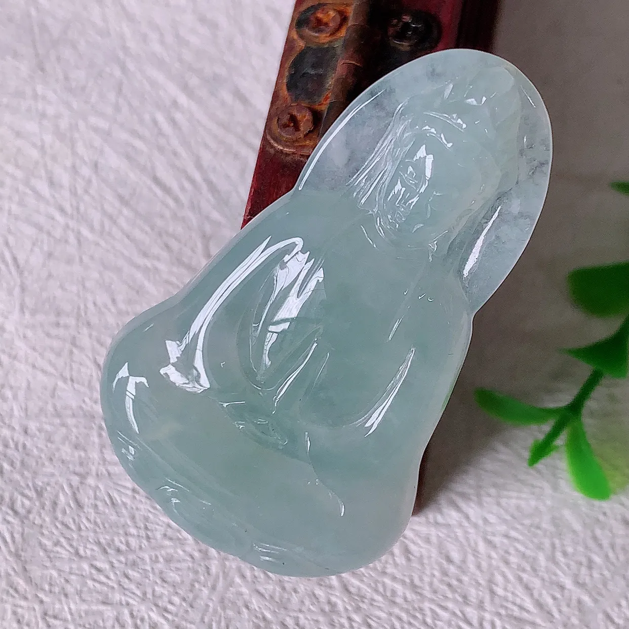 自然光实拍，冰种翡翠观音菩萨吊坠，净瓶观音，冰透亮泽，美观亮丽，观音面相端庄#46.22