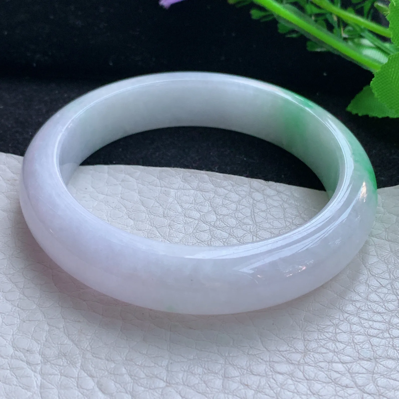 yh自然光57*13.3*8.5平安镯 翡翠a货玉手镯飘绿厚装宽边玉手环 美人镯