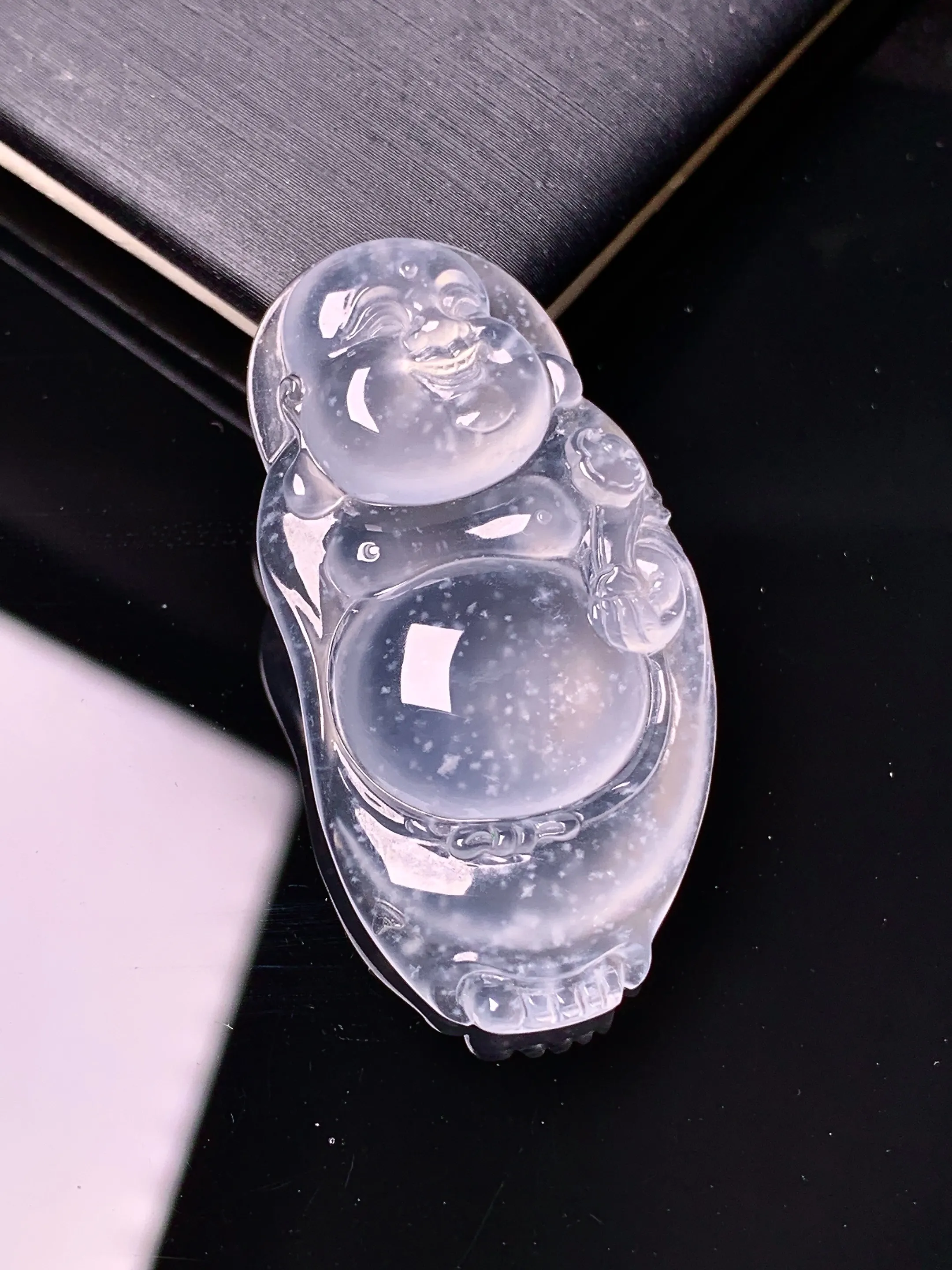 冰种逍遥佛公吊坠 玉质细腻 色泽清新艳丽 整体尺寸39.8*20.8*5.5