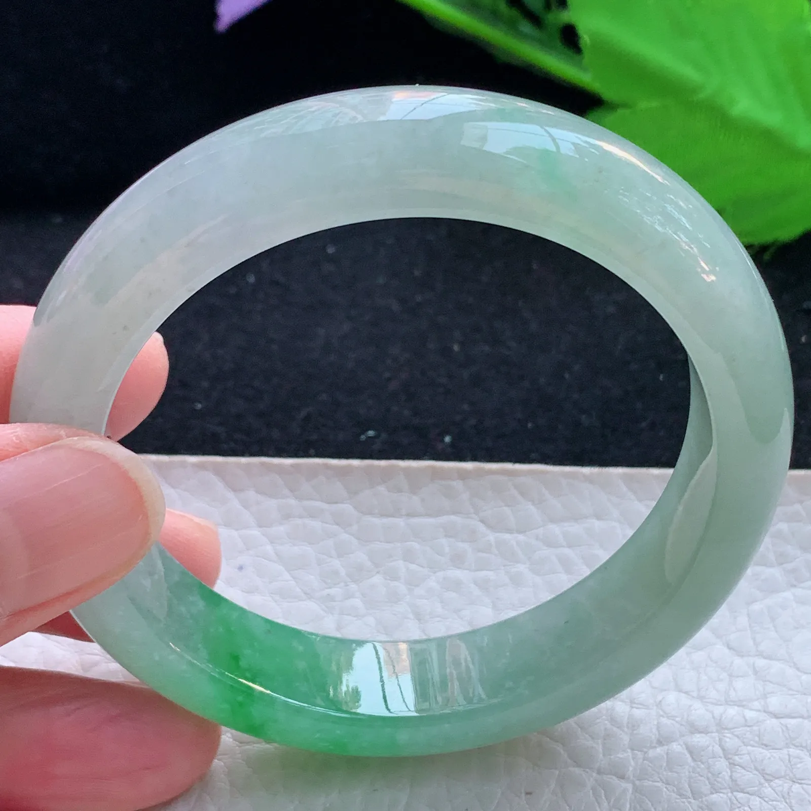 r自然光55*13*8.5平安镯 天然缅甸翡翠a货冰绿宽边玉镯子 玉手环