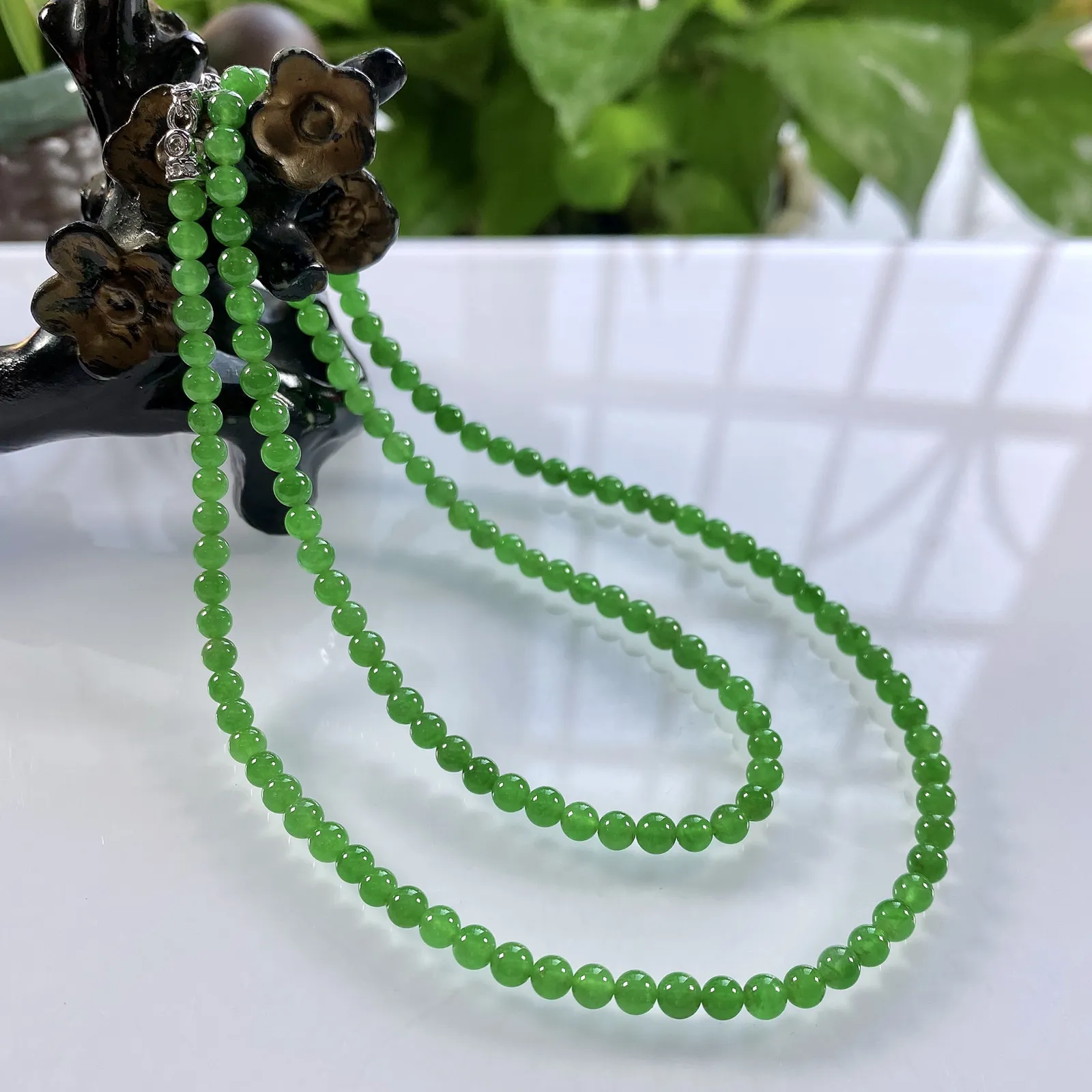 收藏级别，缅甸天然翡翠A货，卡4高冰种起光起胶正阳绿小米珠项链手链，尺寸：4mm/130颗，长度540mm，重量：16.08g
