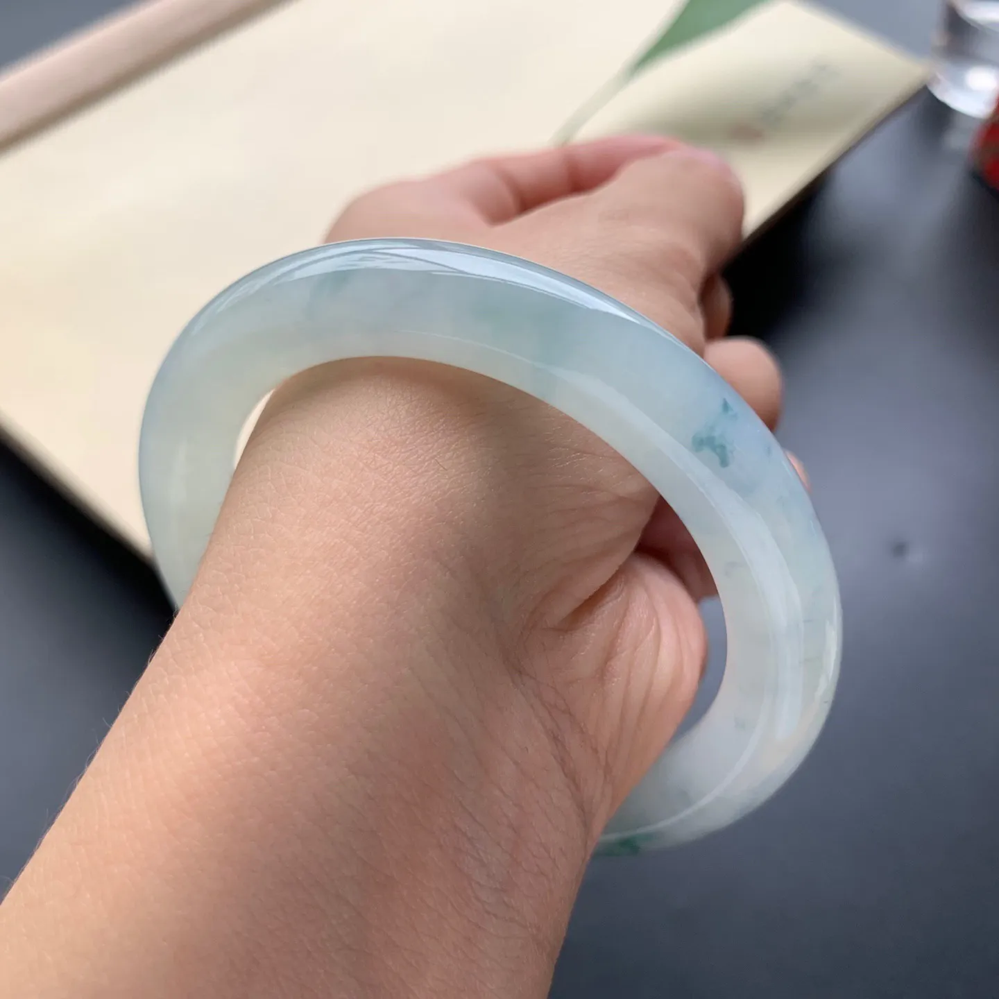 53.6圈口冰飘花圆条手镯 尺寸：53.6-9.8，水润起胶，条形饱满