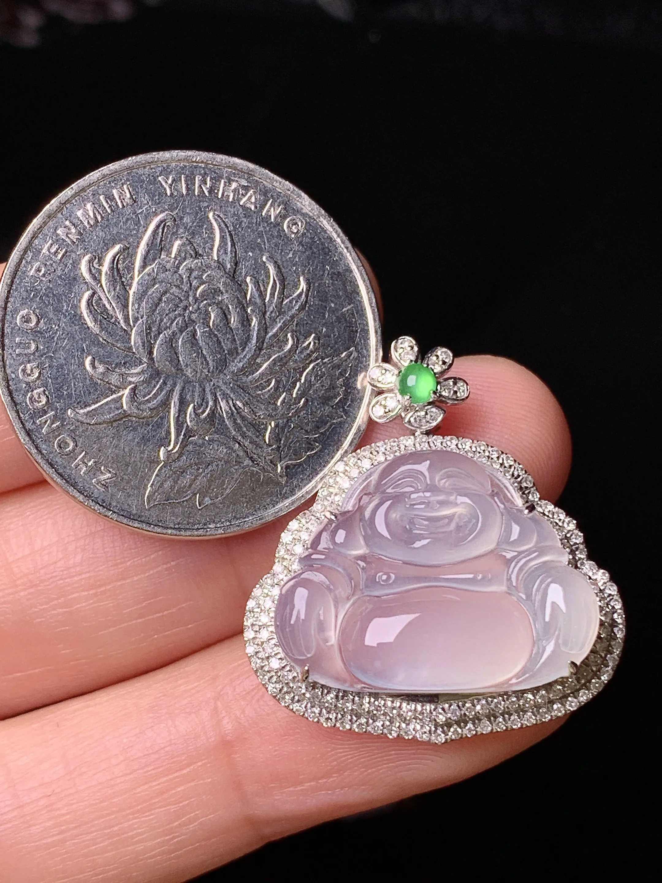 18k金钻镶嵌冰种佛公吊坠 玉质细腻 色泽清新艳丽 整体尺寸25.5*23.3*8