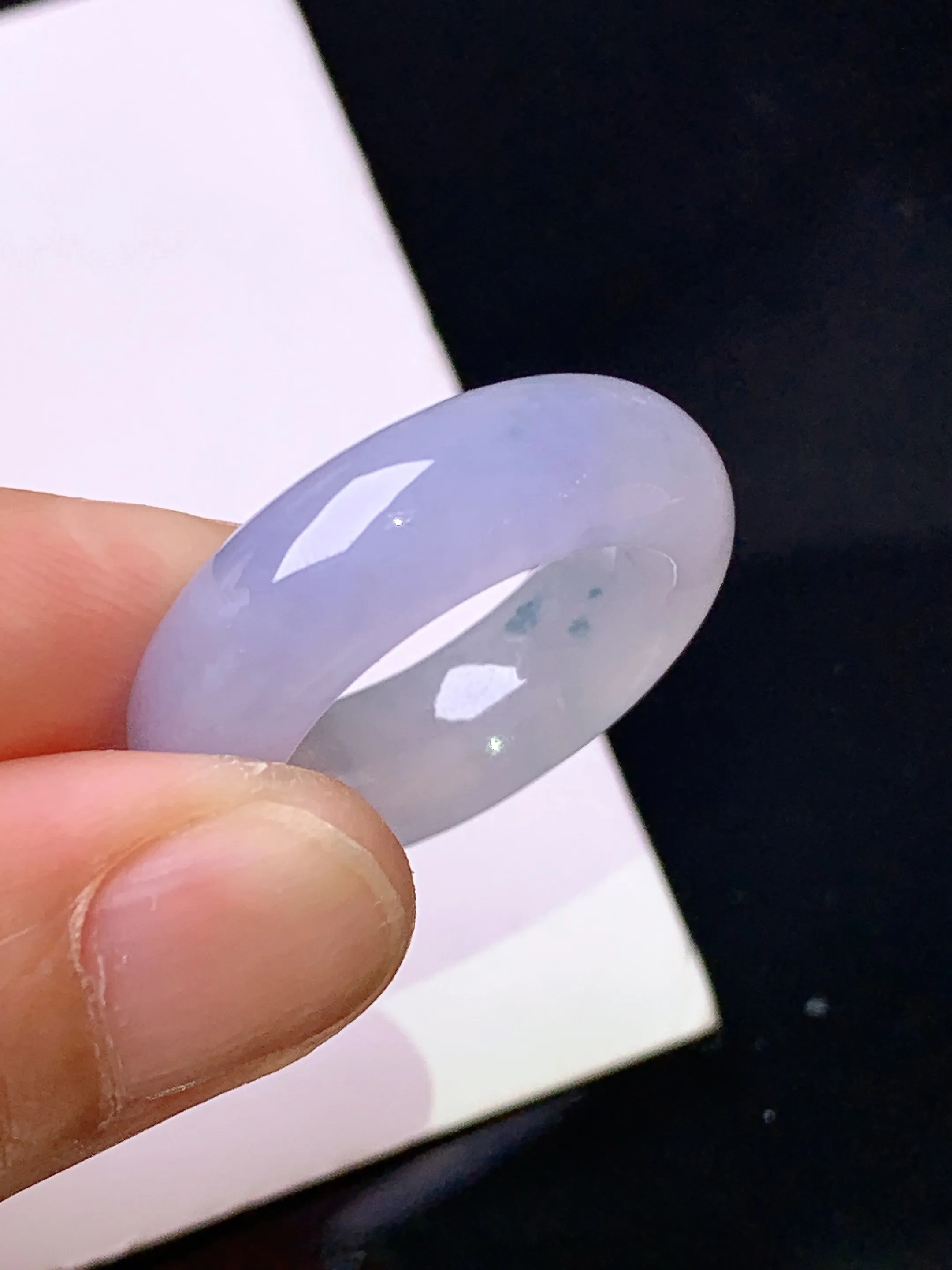 淡紫罗兰指环 玉质细腻 色泽艳丽清新 圈口11 整体尺寸25.2*6.9*4.5