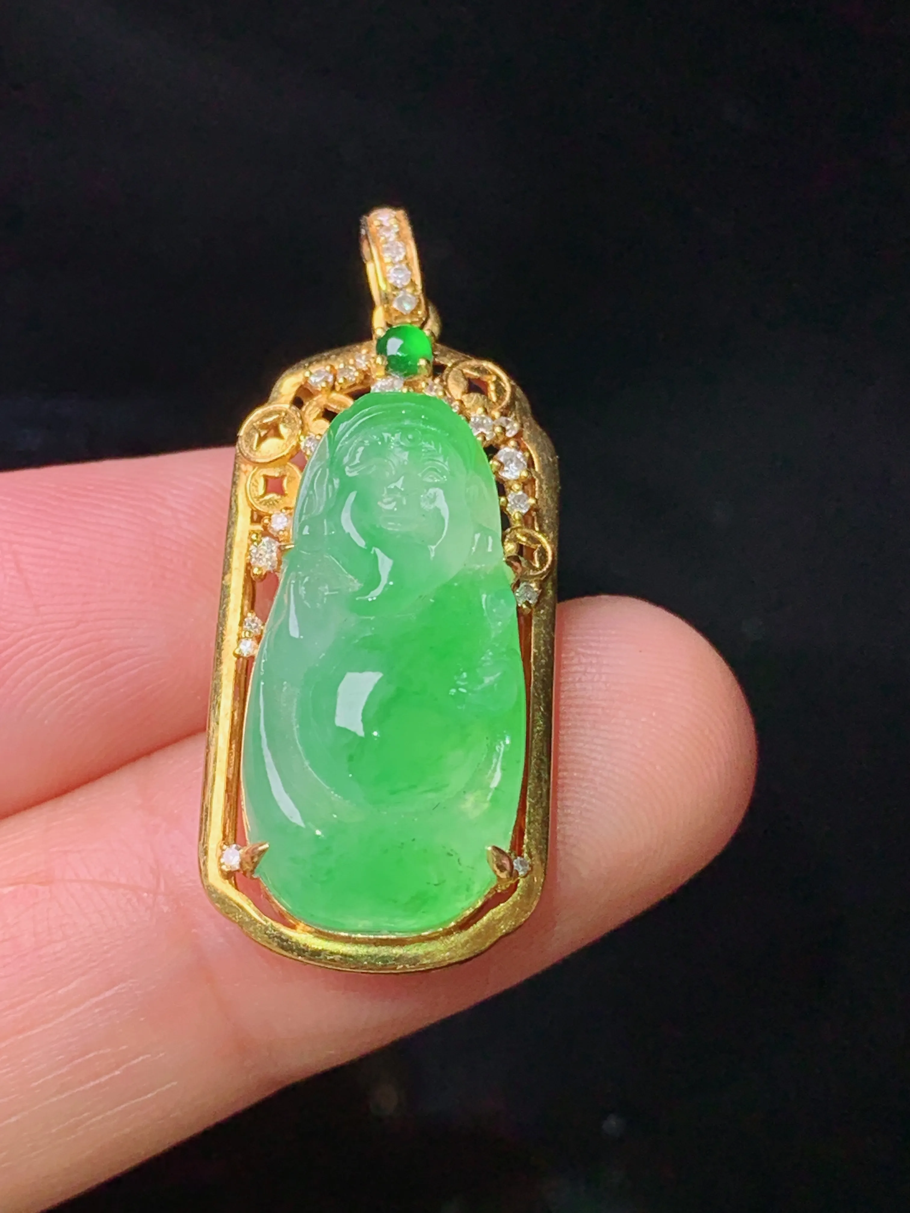 18k金钻镶嵌翠绿财神吊坠 玉质细腻 色泽清新艳丽 整体尺寸32.5*13.3*8.2
