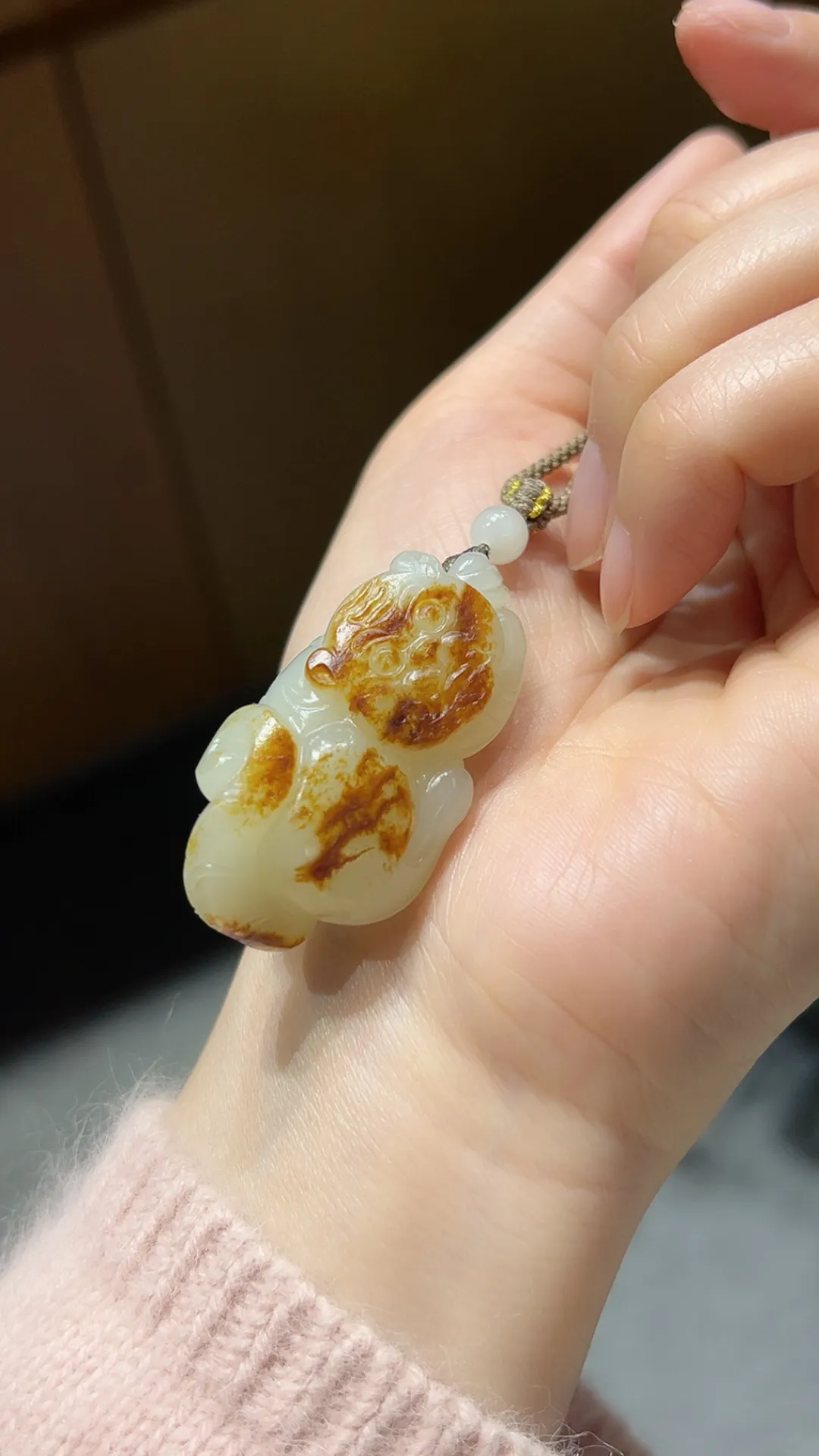 籽料｜红皮｜小萌虎

重26.1克 尺寸44*22*18m m