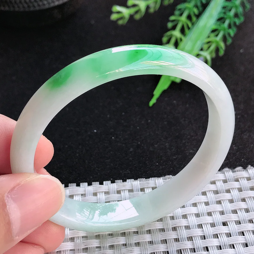 天然a货翡翠54.5/49/10.7/6.5老坑温润飘阳绿贵妃手镯玉手镯