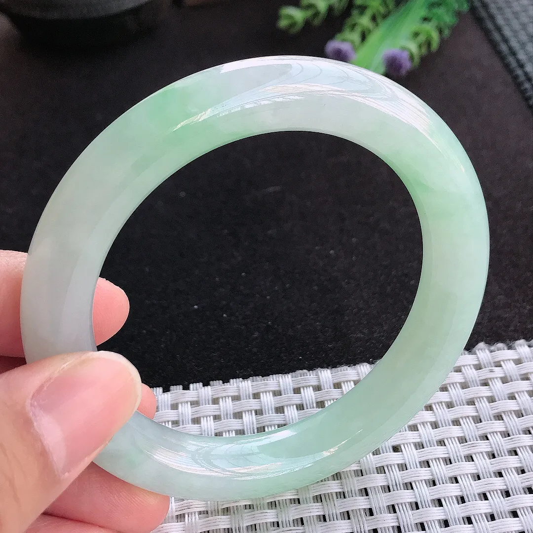 天然a货翡翠57/10.8/10.6老坑冰胶果冻飘绿圆条手镯玉手镯