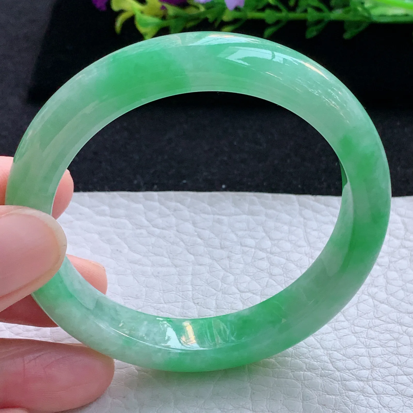 ay自然光53.5*11.5*8平安镯 缅甸翡翠a货玉手镯冰绿宽边玉手环