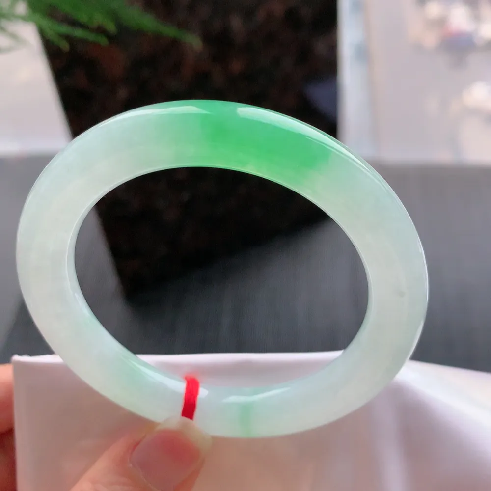 圆条高冰阳绿 微细纹 尺寸:55.1/9.6 种色俱佳