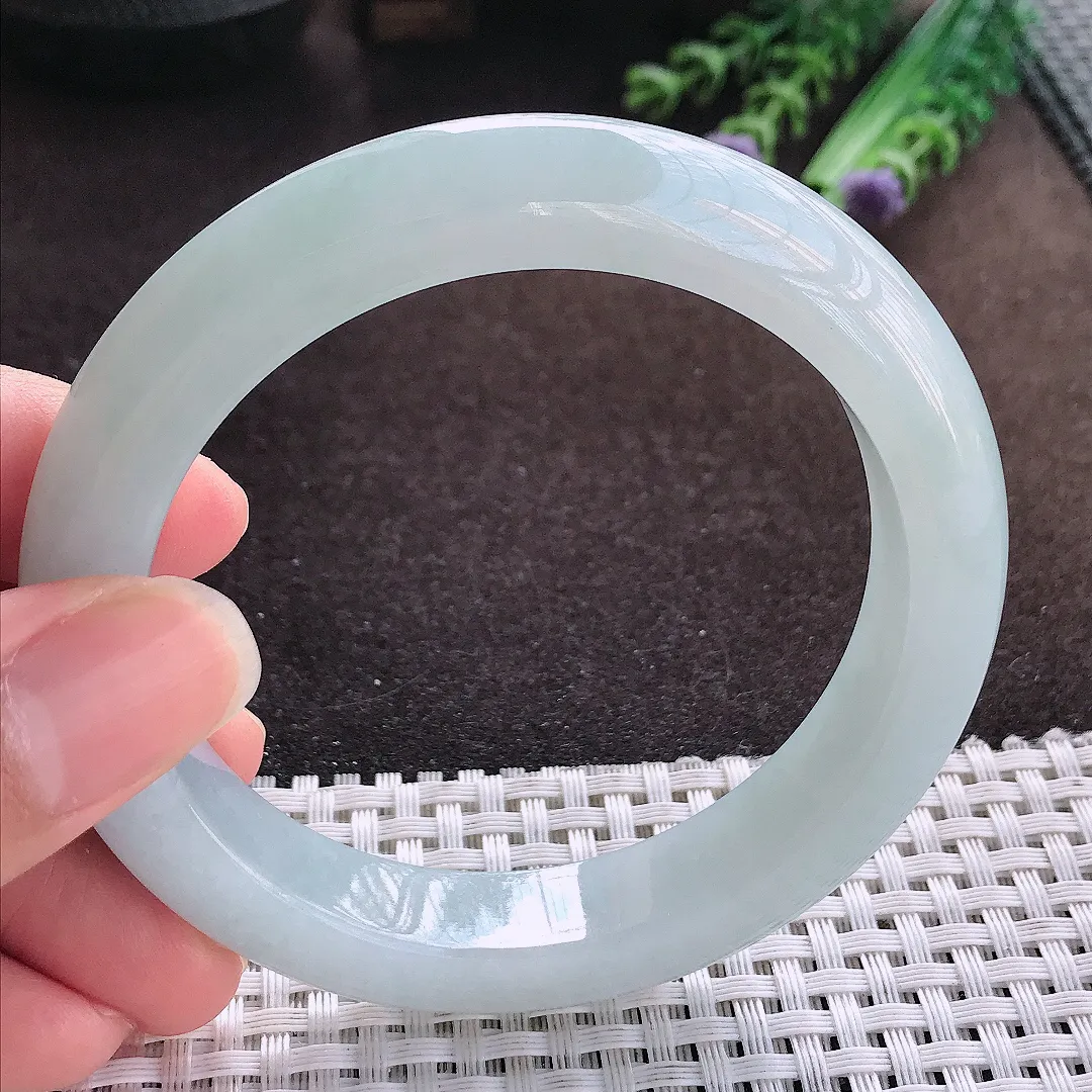 天然a货翡翠59/12.4/9.5老坑秀气冰胶天空蓝手镯宽边玉手镯