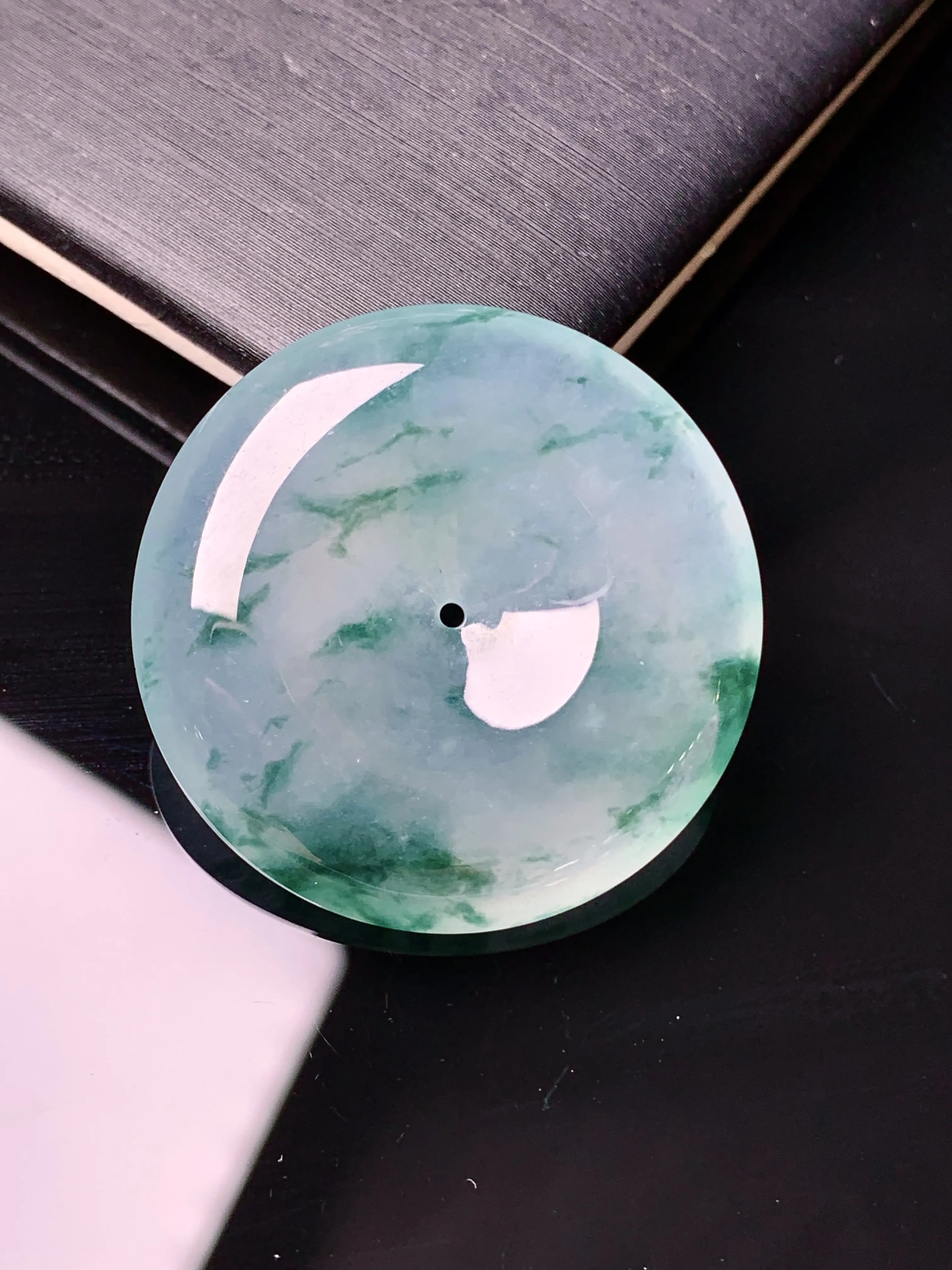 冰种飘花平安扣吊坠 玉质细腻 色泽清新艳丽 整体尺寸29.6*6