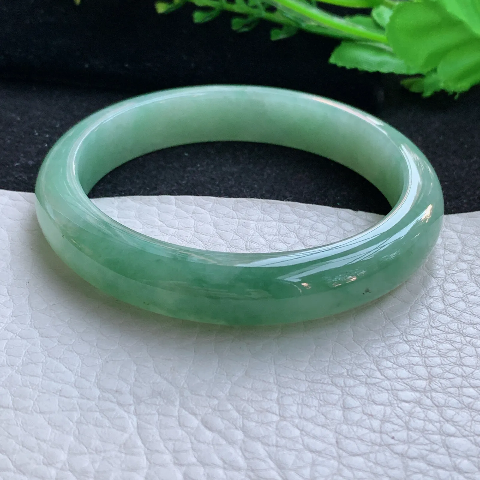 yh大圈口61.5*12.6*8招财镯 缅甸翡翠a货玉手镯半山水宽边玉手环