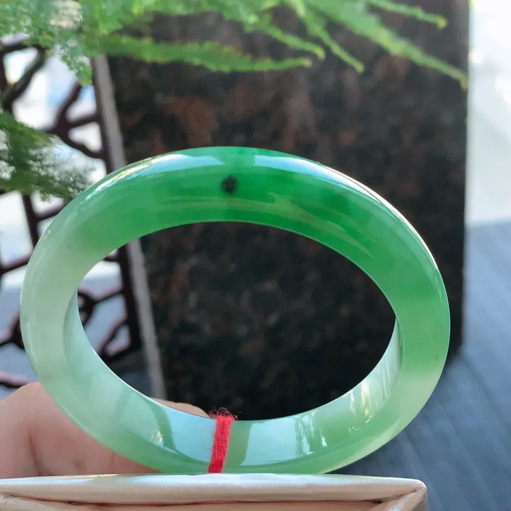 正圈一大节翠绿 无瑕 尺寸:53.5/11.7/7.4 色好