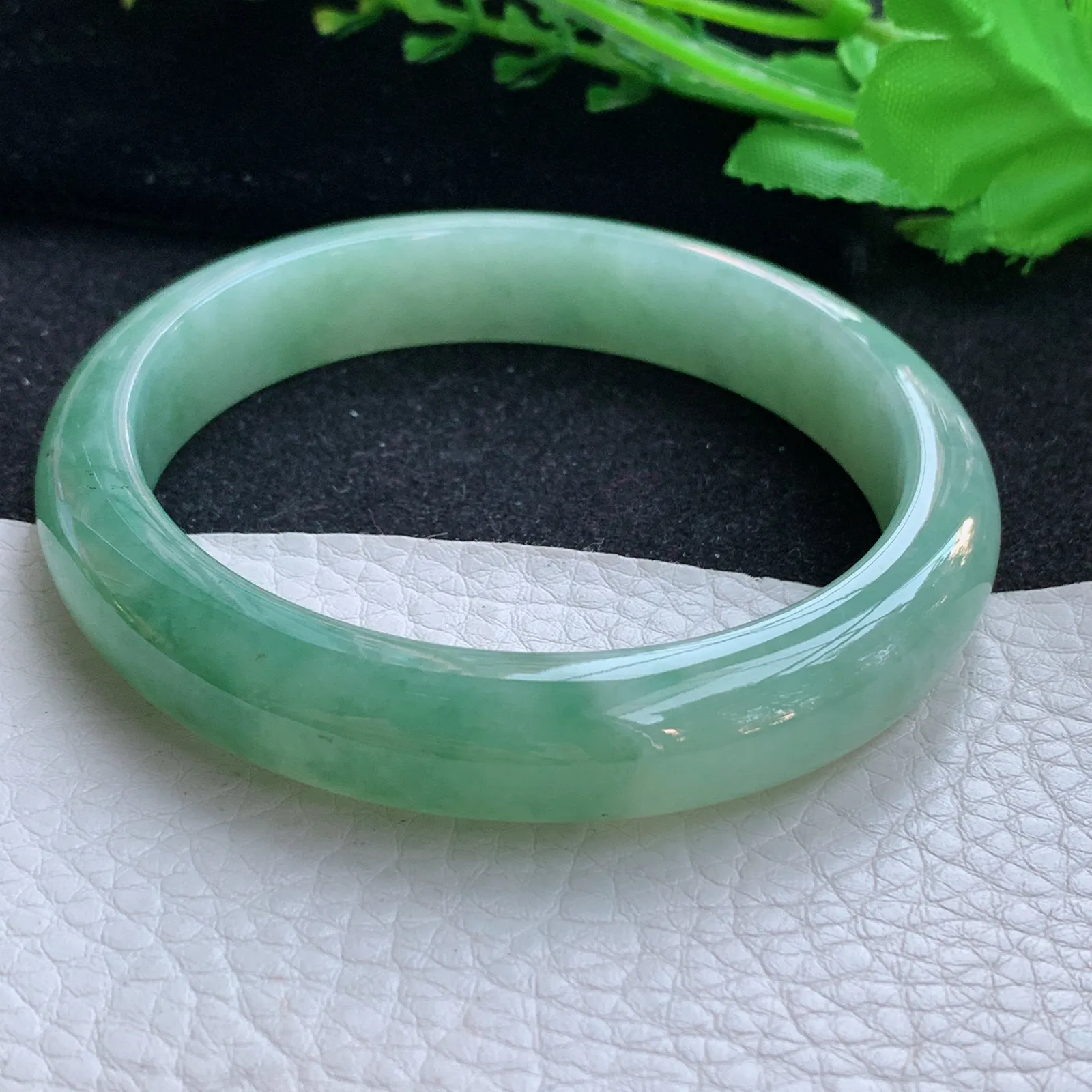 yh大圈口61.5*12.6*8招财镯 缅甸翡翠a货玉手镯半山水宽边玉手环