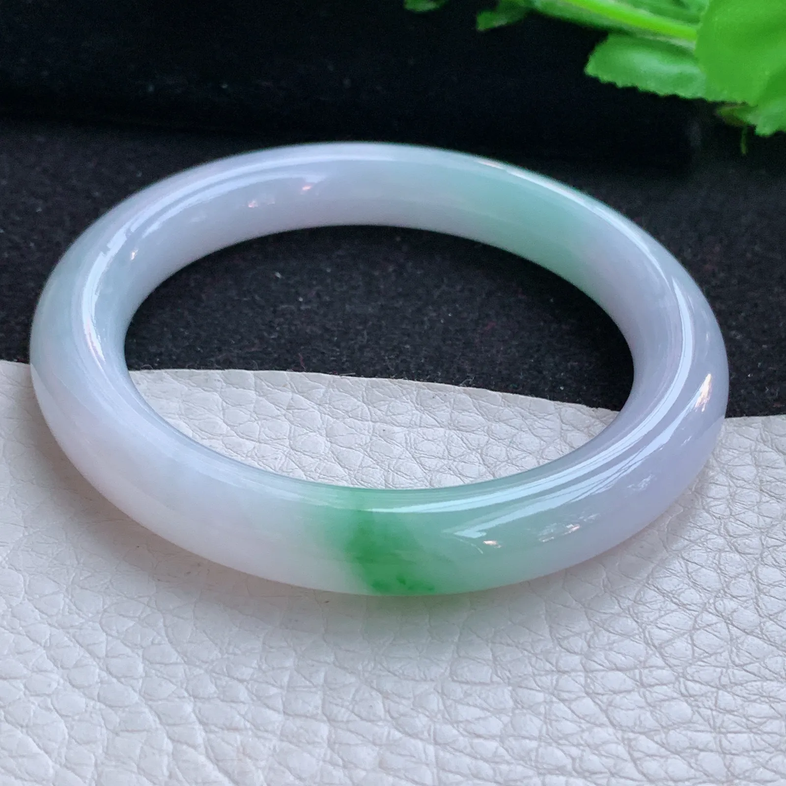 yh自然光54*9.5叮当镯 缅甸翡翠a货玉手镯清新飘绿圆条玉手环 美人镯