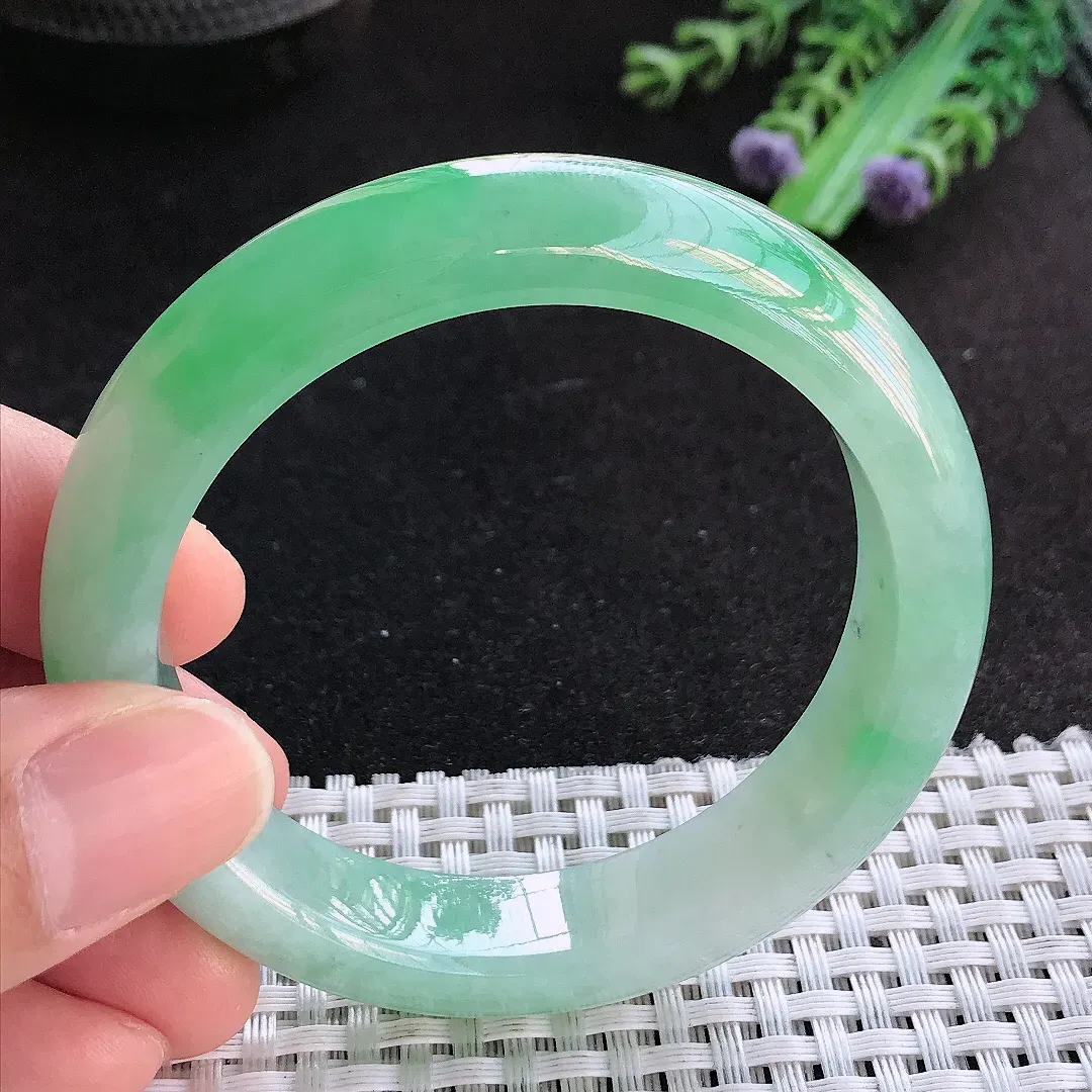 天然a货翡翠53/12.7/8.6老坑冰胶果冻满绿甜绿手镯宽边玉手镯