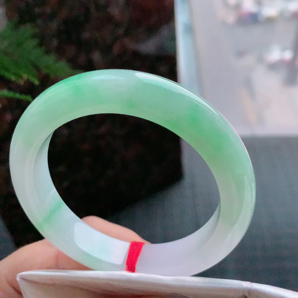 正圈冰阳绿 无瑕 尺寸:55.2/12.1/9.4 色好