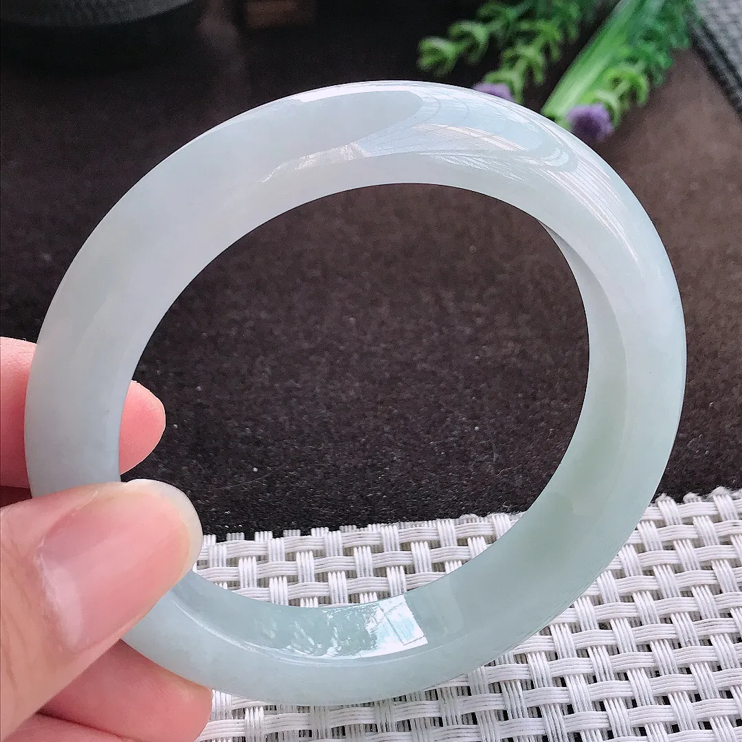 天然a货翡翠59/12.4/9.5老坑秀气冰胶天空蓝手镯宽边玉手镯