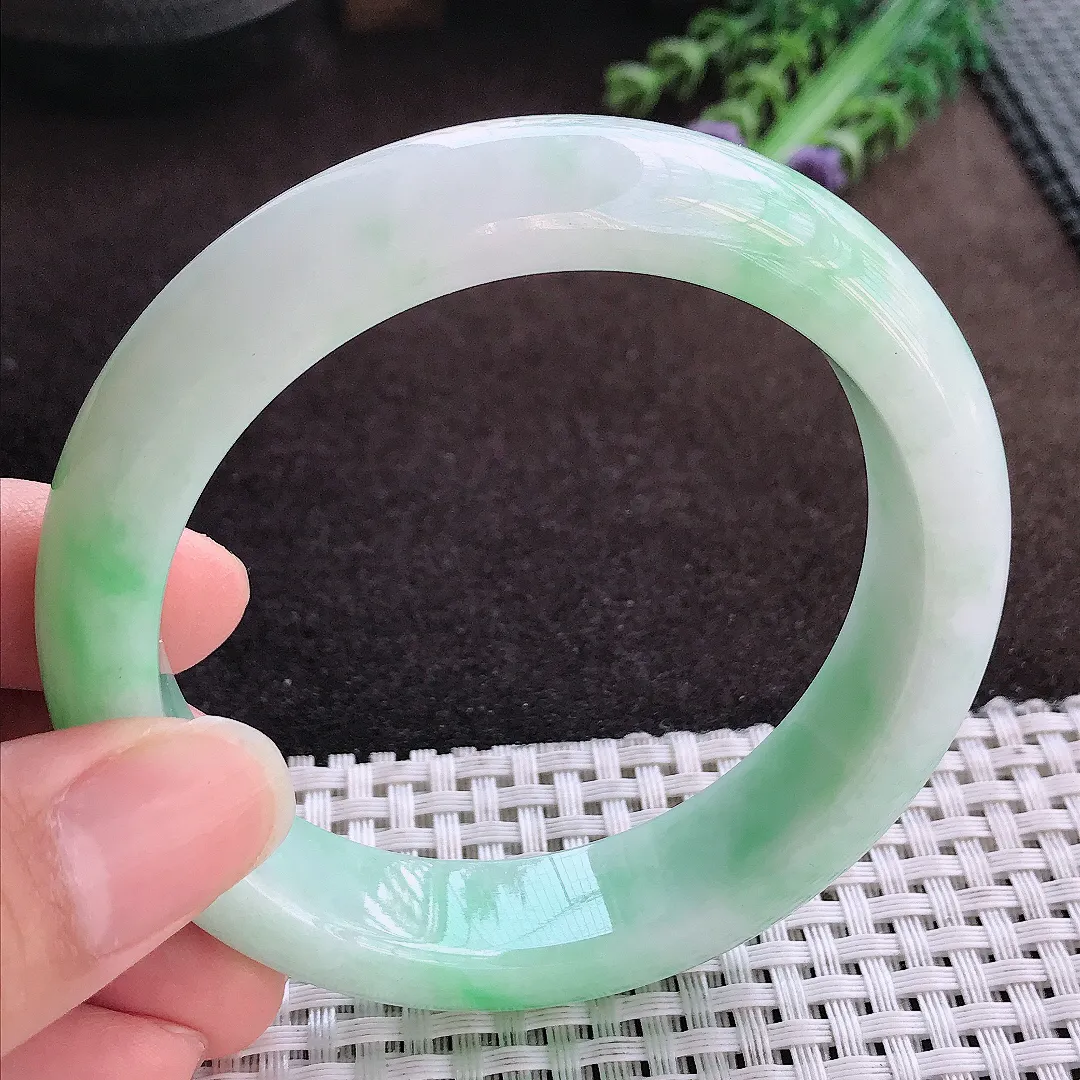 天然a货翡翠59.5/14.6/9老坑精美温润飘阳绿手镯宽边玉手镯