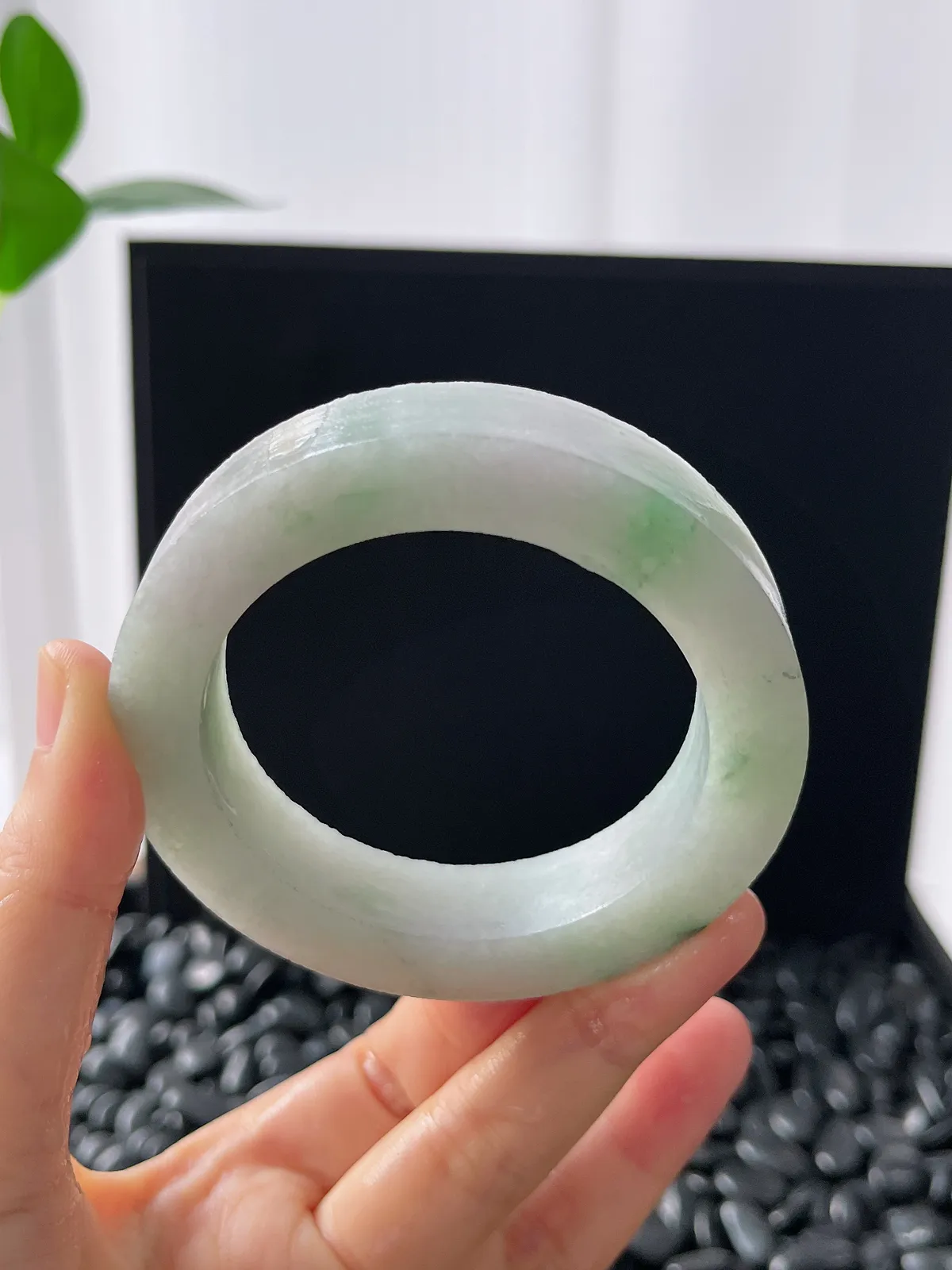 翡翠镯饼，⭕️正圈最大做57，圆条最大做53；最小做53.3