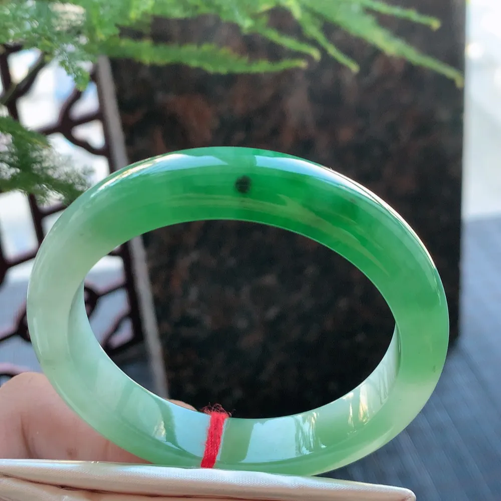 正圈一大节翠绿 无瑕 尺寸:53.5/11.7/7.4 色好