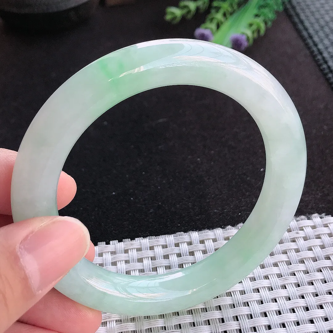 天然a货翡翠57/10.8/10.6老坑冰胶果冻飘绿圆条手镯玉手镯