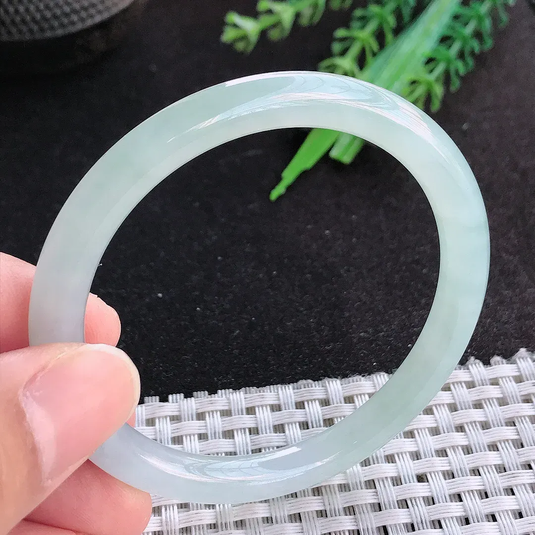 天然a货翡翠52.5/6.6/7.1老坑冰纯果冻胶冰晴圆条手镯细条玉手镯
