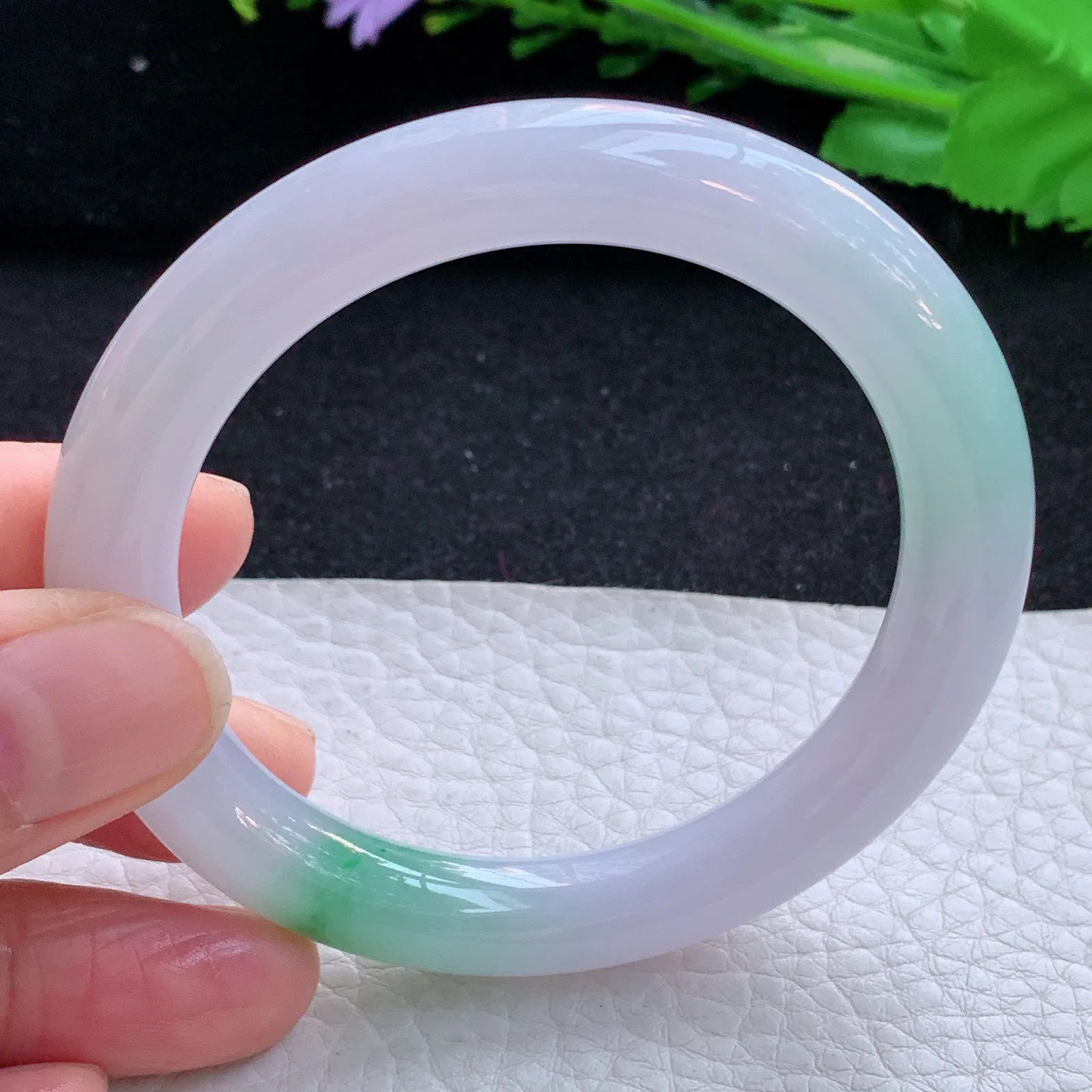 yh自然光54*9.5叮当镯 缅甸翡翠a货玉手镯清新飘绿圆条玉手环 美人镯