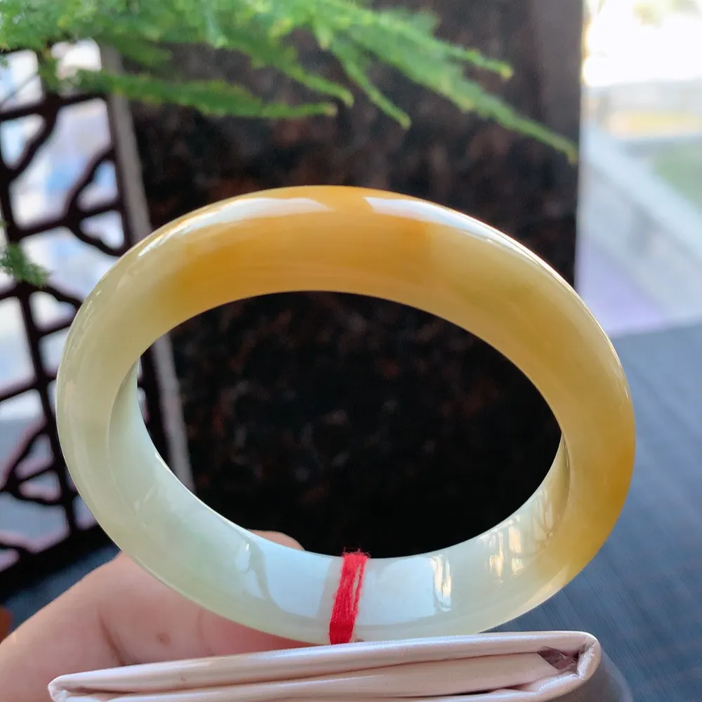 正圈一大节黄翡 无瑕 尺寸:53.9/13.1/8.2 超值