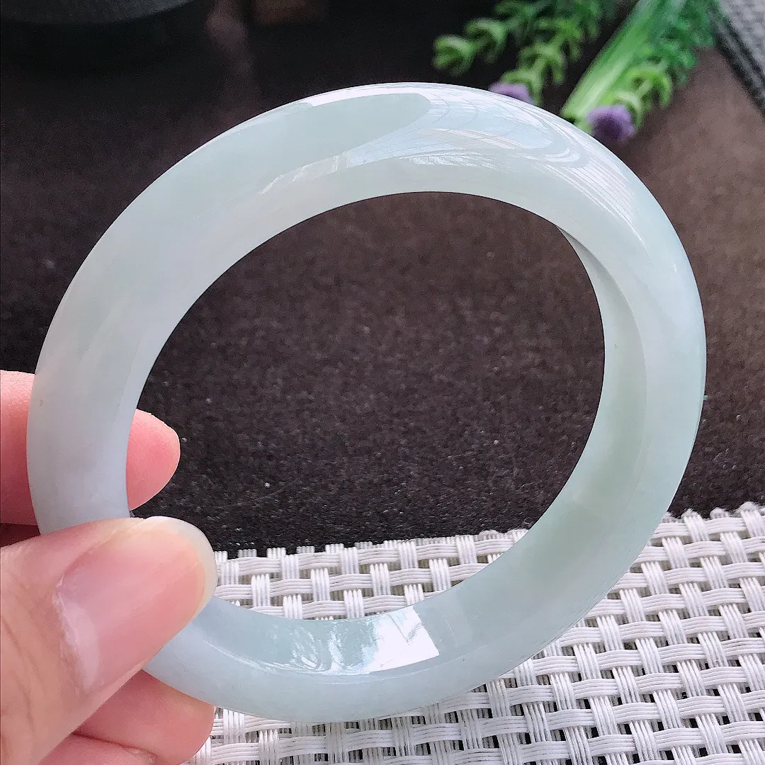 天然a货翡翠59/12.4/9.5老坑秀气冰胶天空蓝手镯宽边玉手镯