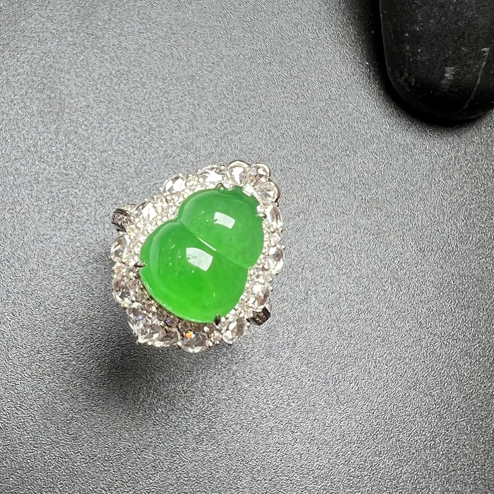 满绿双用款葫芦戒指+坠整体尺寸26.6*15*13.7 裸石尺寸12.6*9.8*5.5