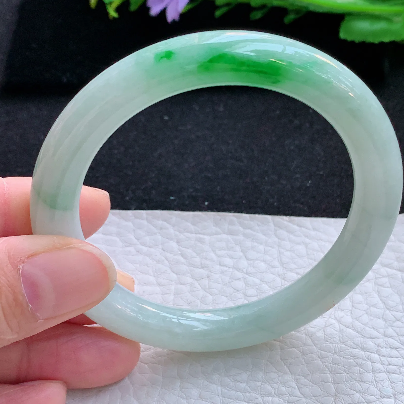 xx自然光55*9.3美人镯 缅甸翡翠a货玉手镯飘阳绿圆条玉手环