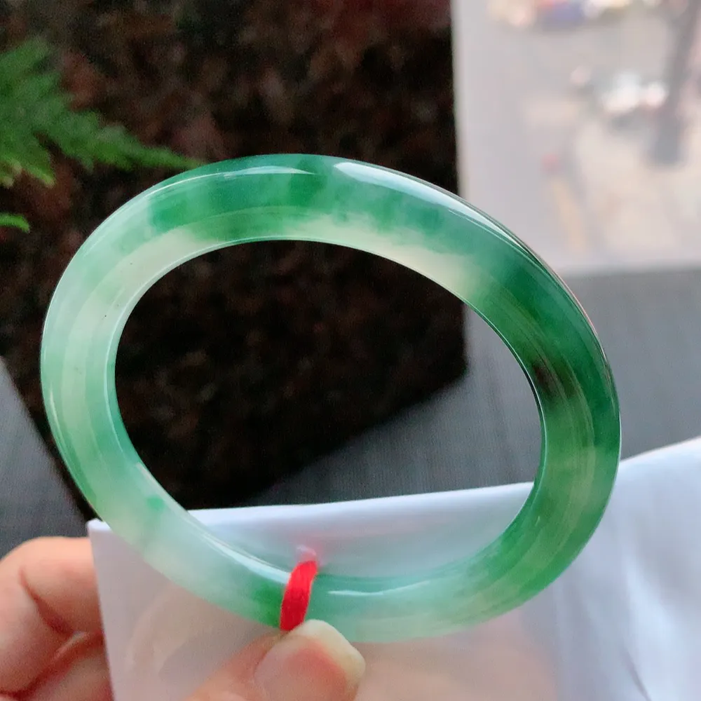 圆条高冰辣绿 无瑕 尺寸:57.5/8.6/9.2 种色兼备