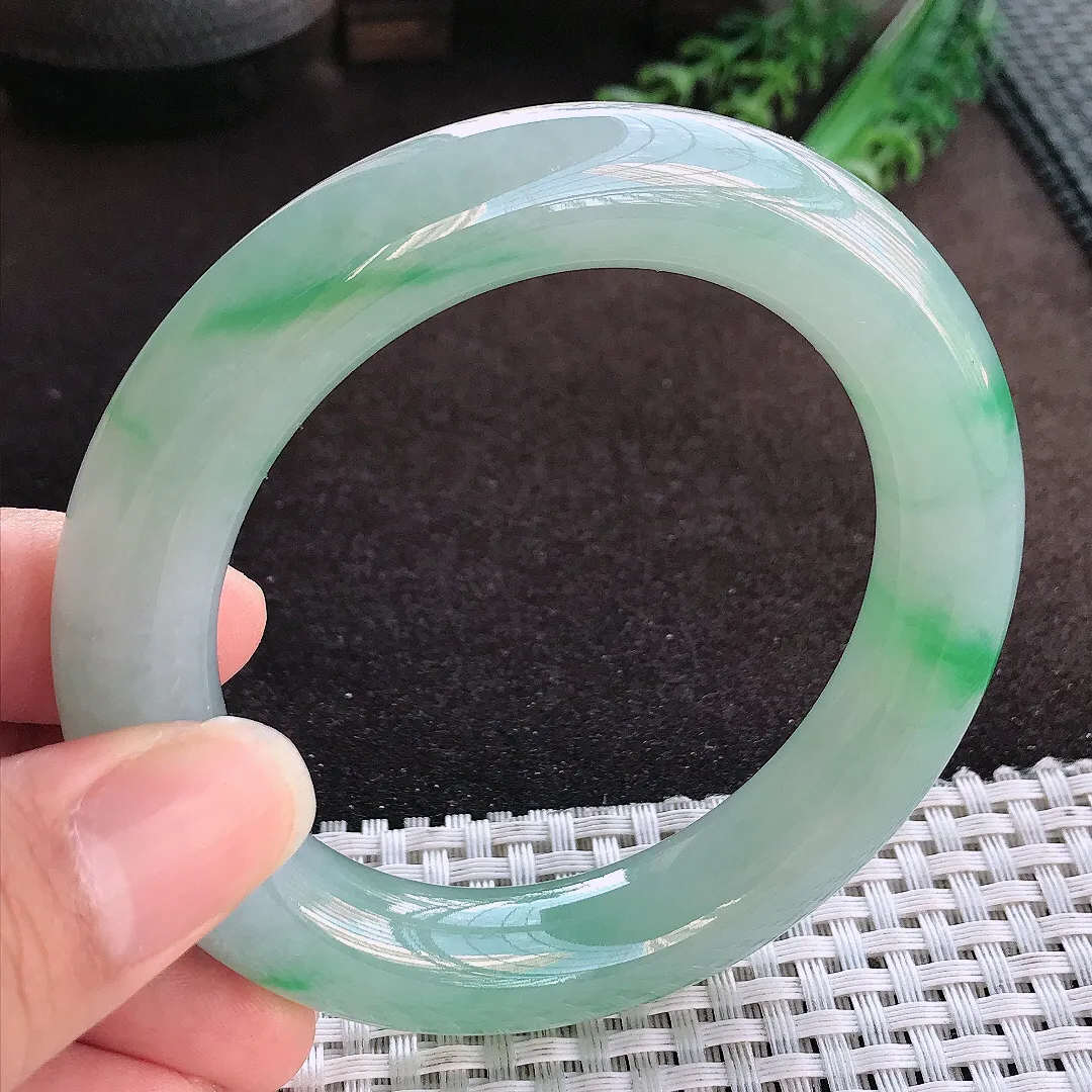 天然a货翡翠56.5/12.4/12老坑冰胶果冻飘阳绿胖圆条手镯玉手镯