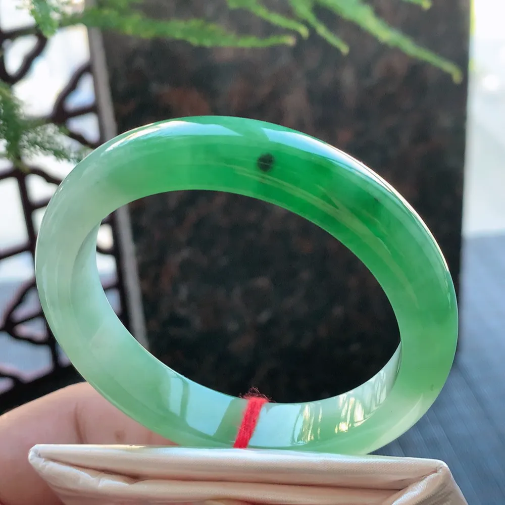 正圈一大节翠绿 无瑕 尺寸:53.5/11.7/7.4 色好